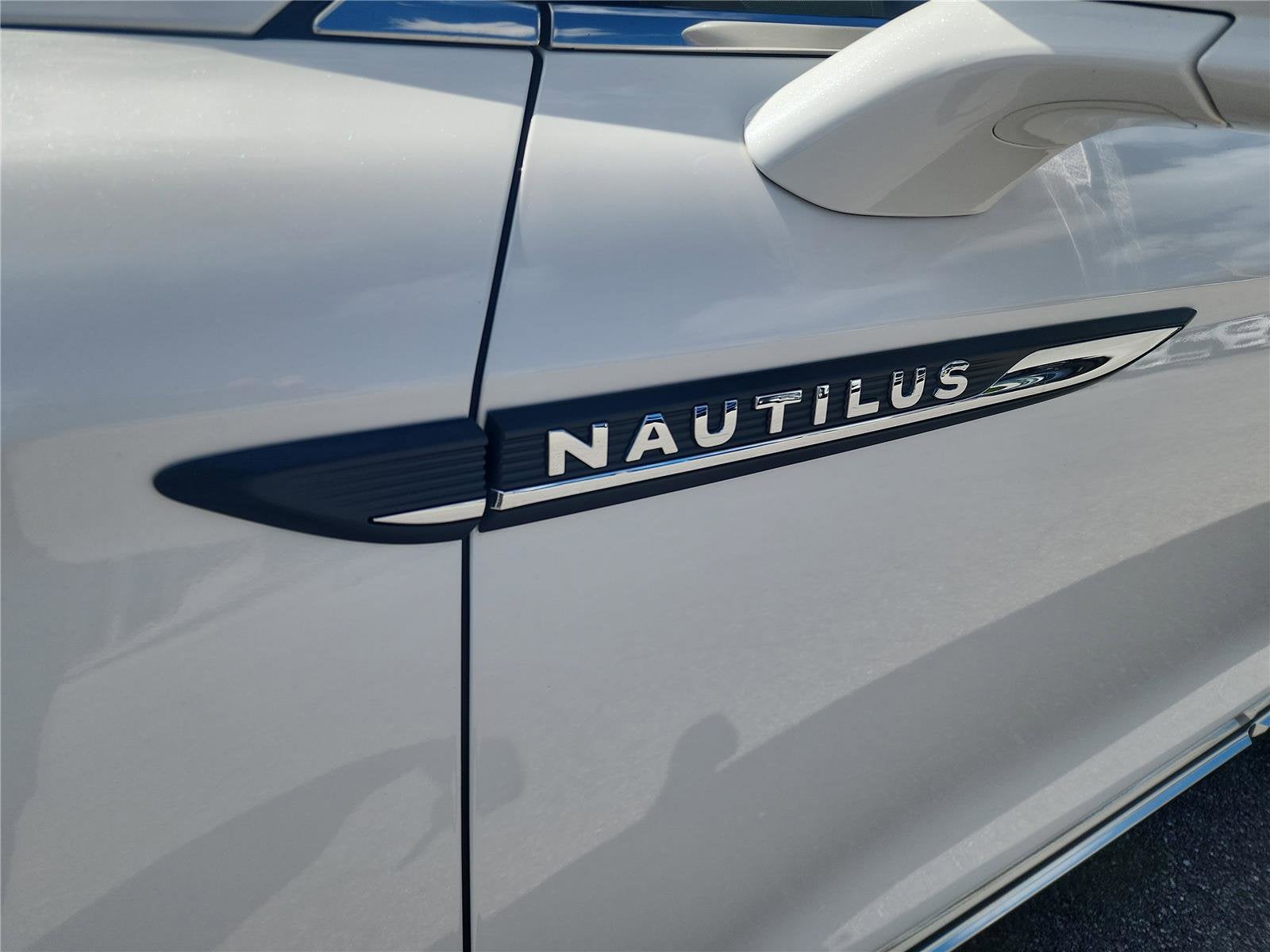 2023 Lincoln Nautilus Standard