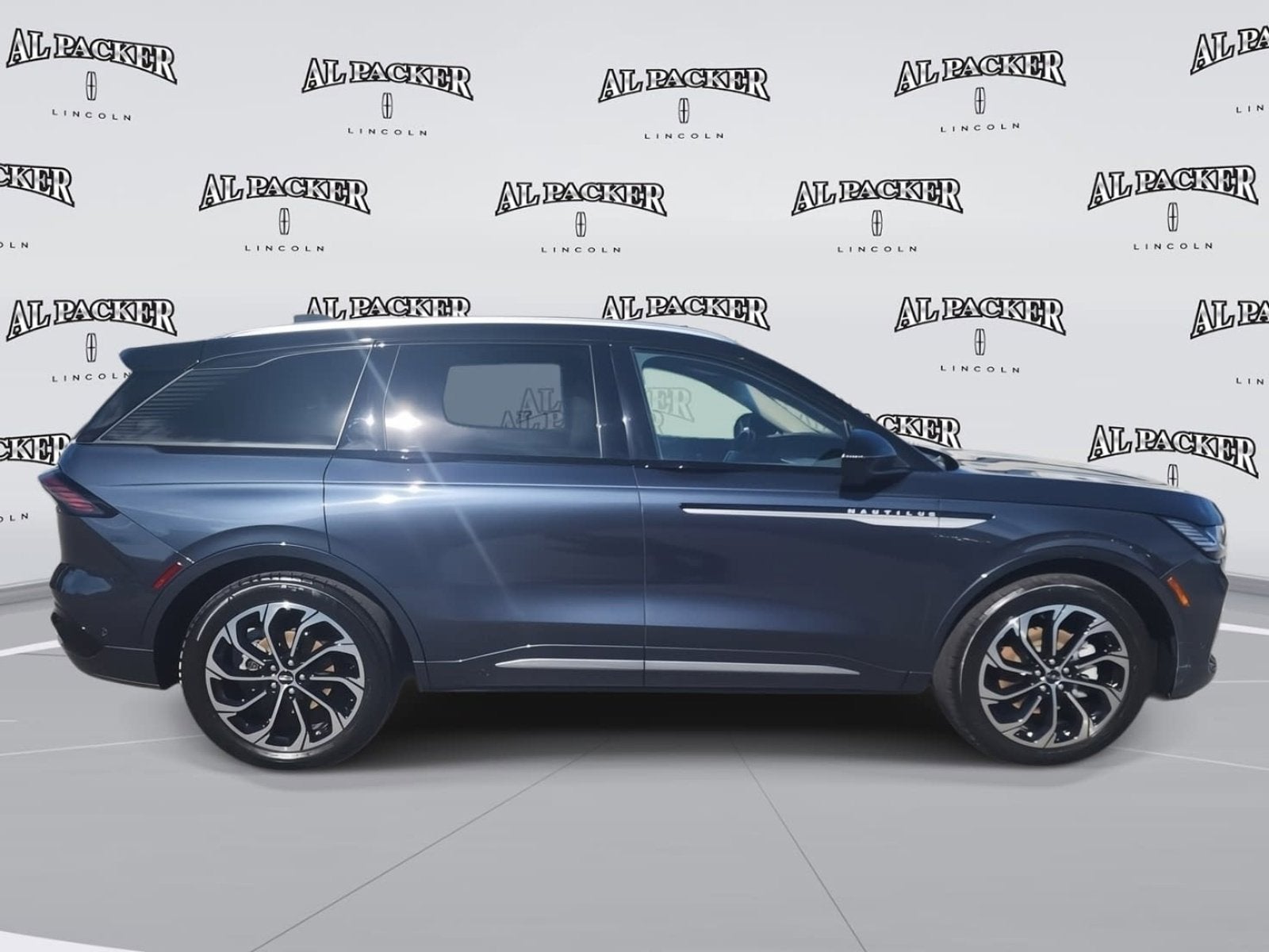 2024 Lincoln Nautilus Reserve