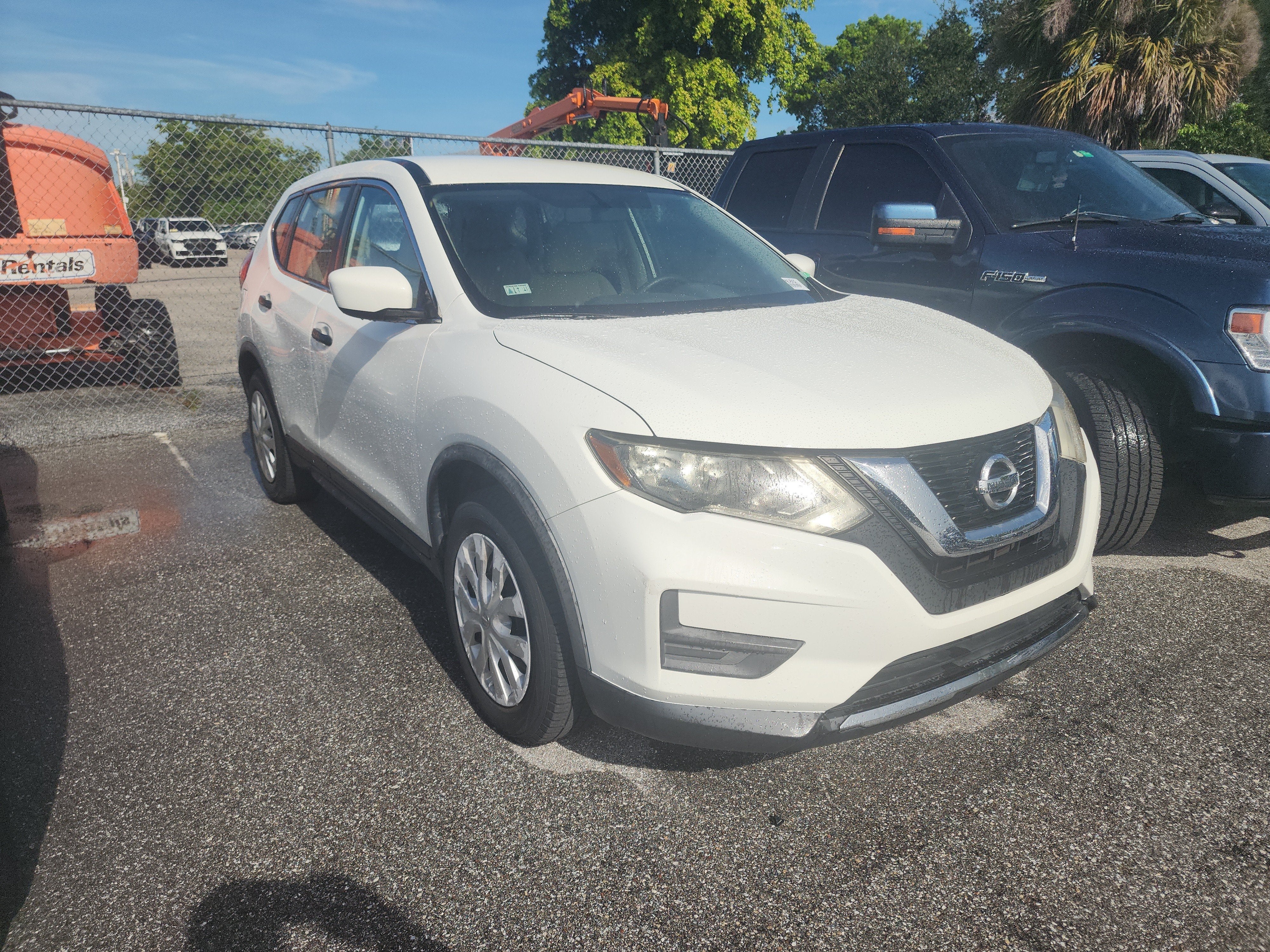 2017 Nissan Rogue S