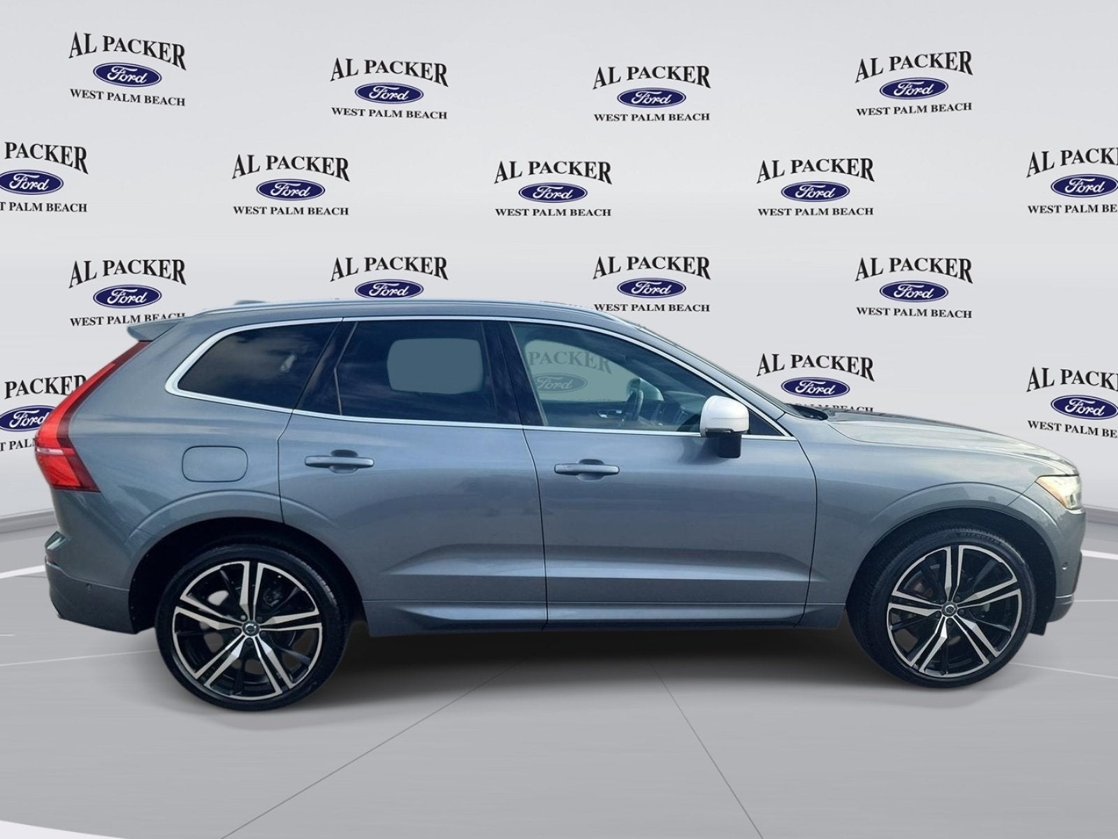 2018 Volvo XC60 R-Design