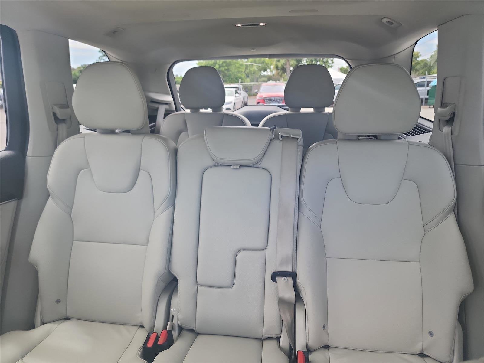 2019 Volvo XC90 Momentum