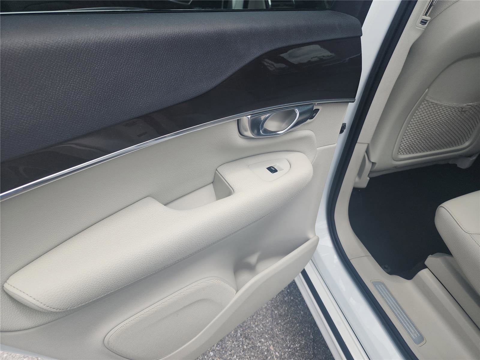 2019 Volvo XC90 Momentum