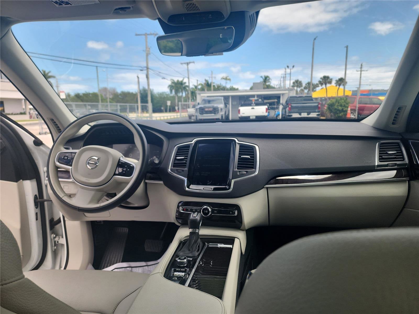 2019 Volvo XC90 Momentum