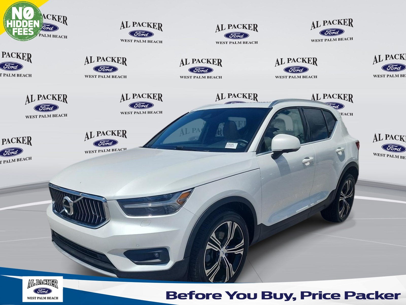 2020 Volvo XC40 T4 Inscription's photo