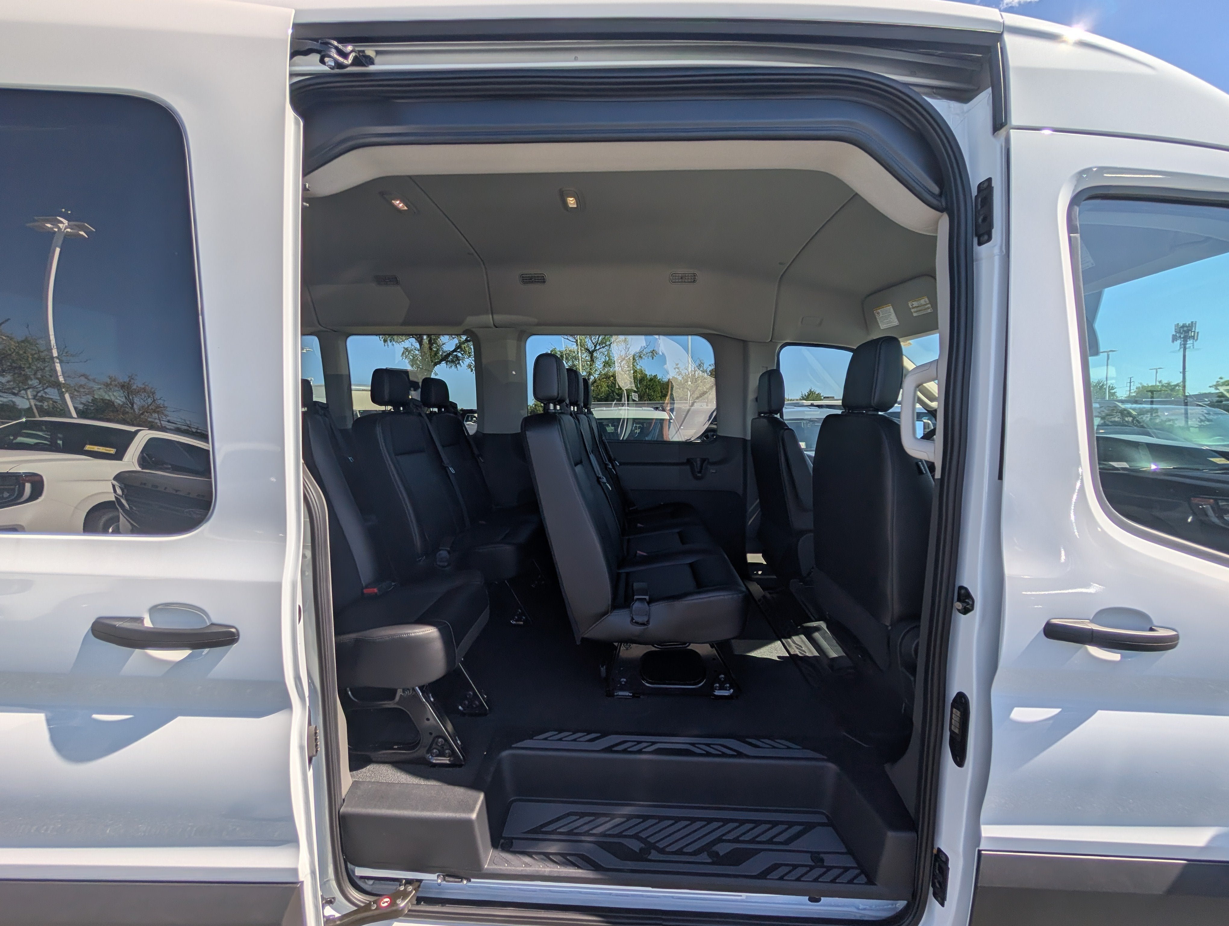 2026 Ford Transit Passenger Wagon XL