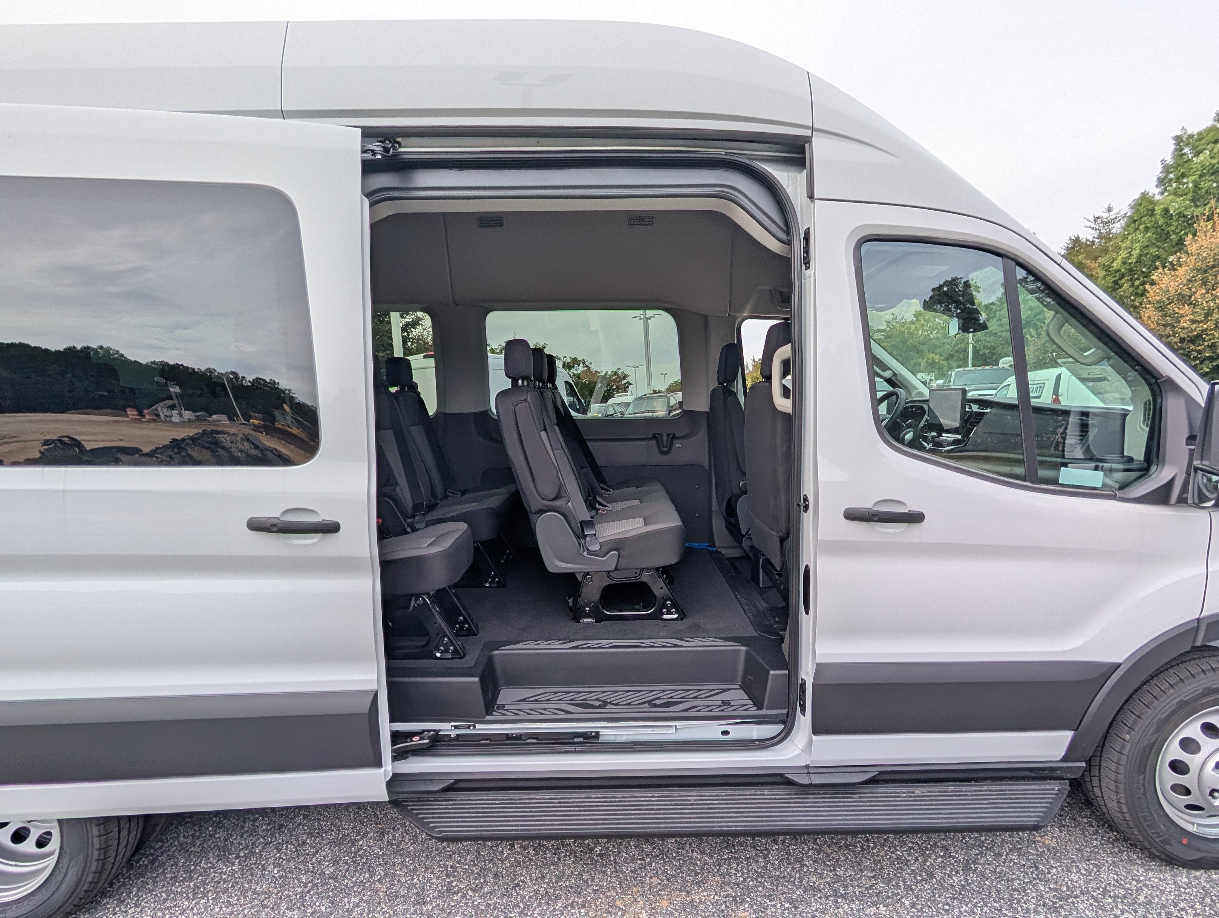 2027 Ford Transit Passenger Wagon XLT