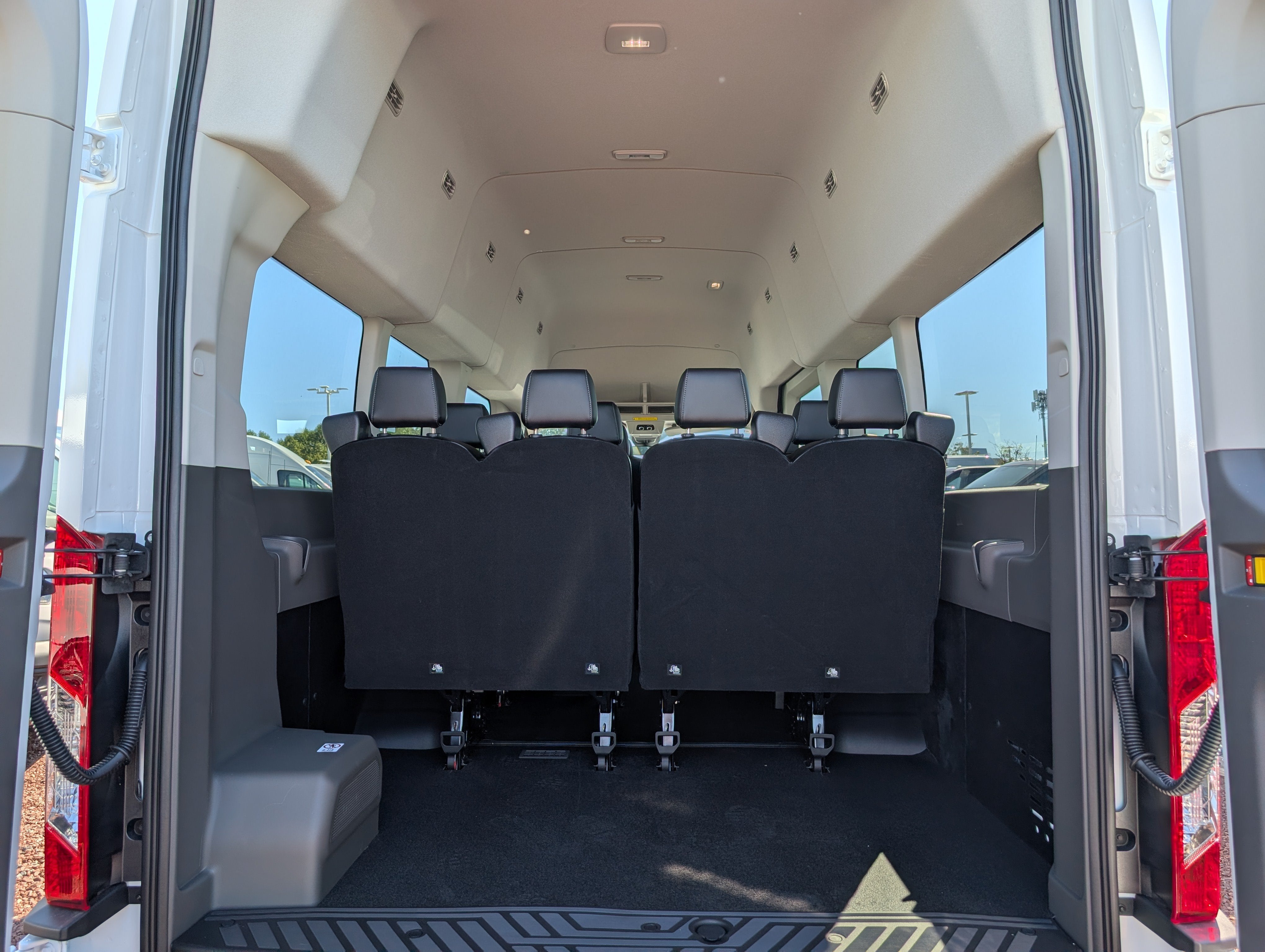 2027 Ford Transit Passenger Wagon XL