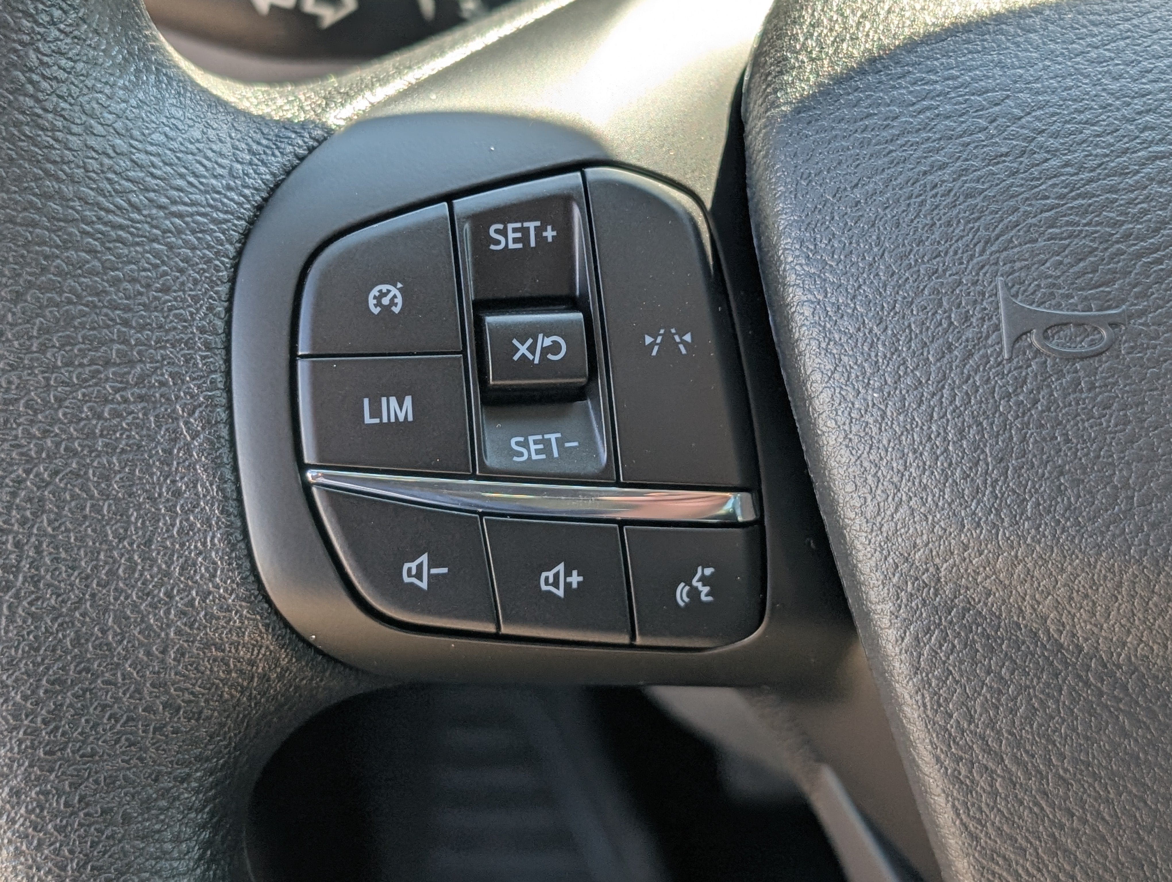 2027 Ford Transit Passenger Wagon XL