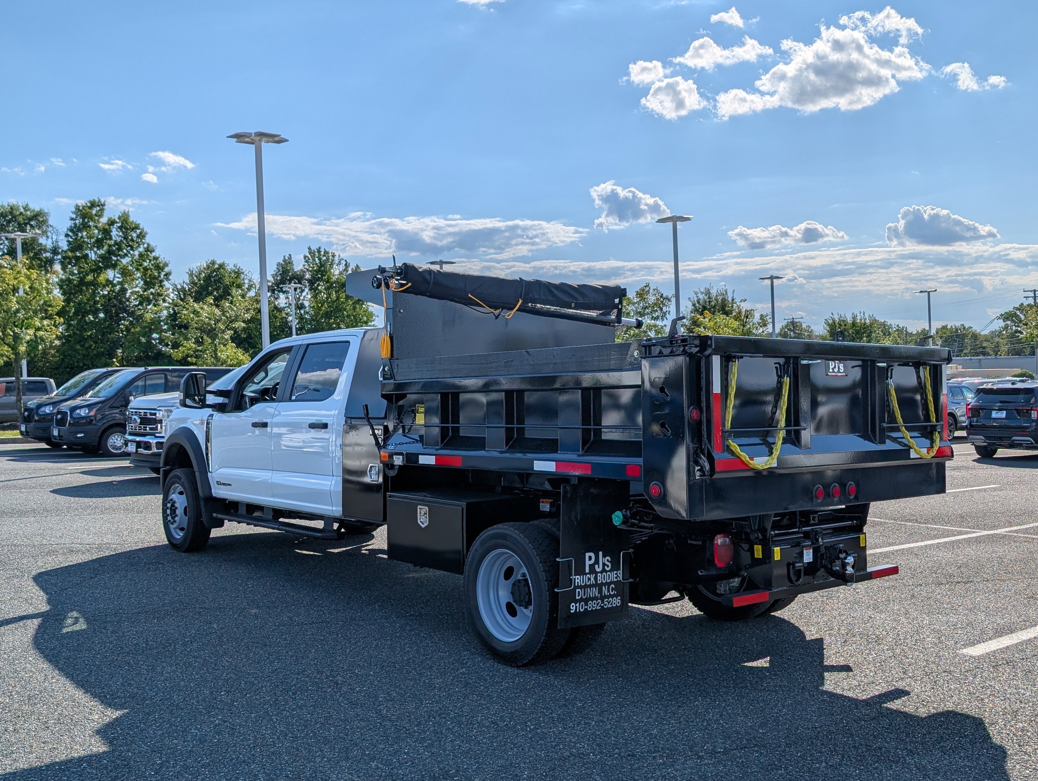 2025 Ford Super Duty F-550 DRW XL