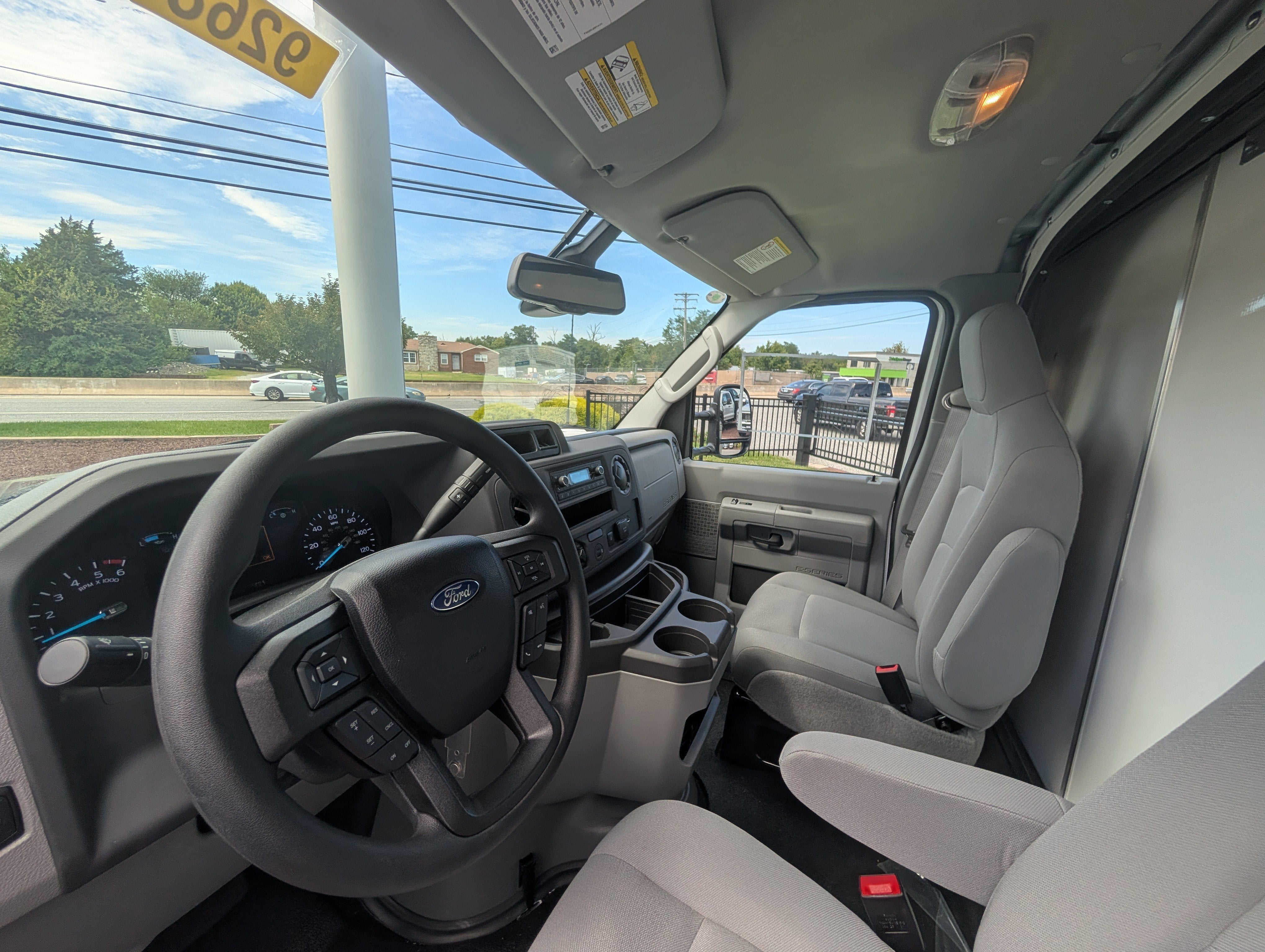 2026 Ford E-Series Cutaway E-350 SRW