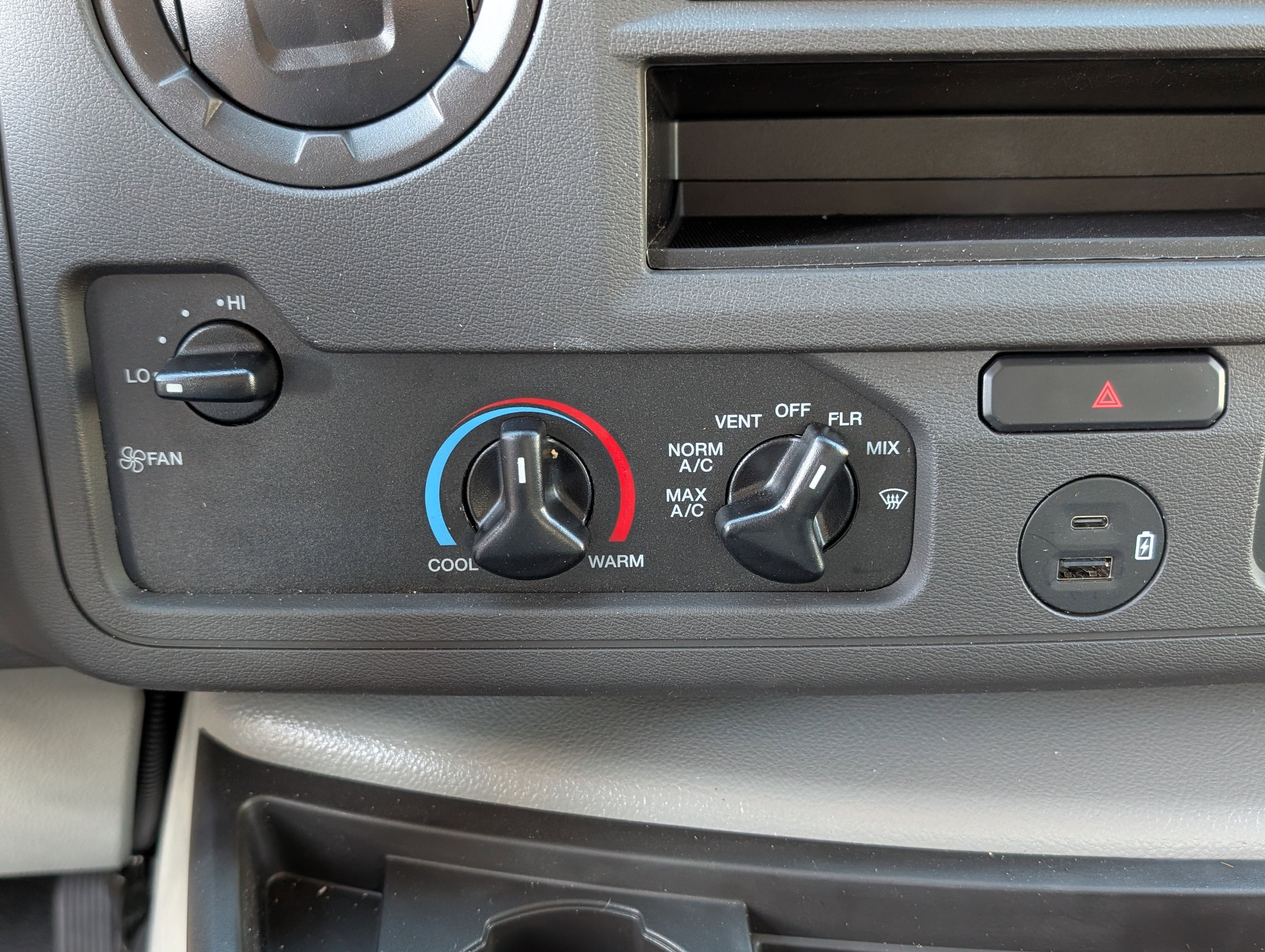 2026 Ford E-Series Cutaway E-450 DRW