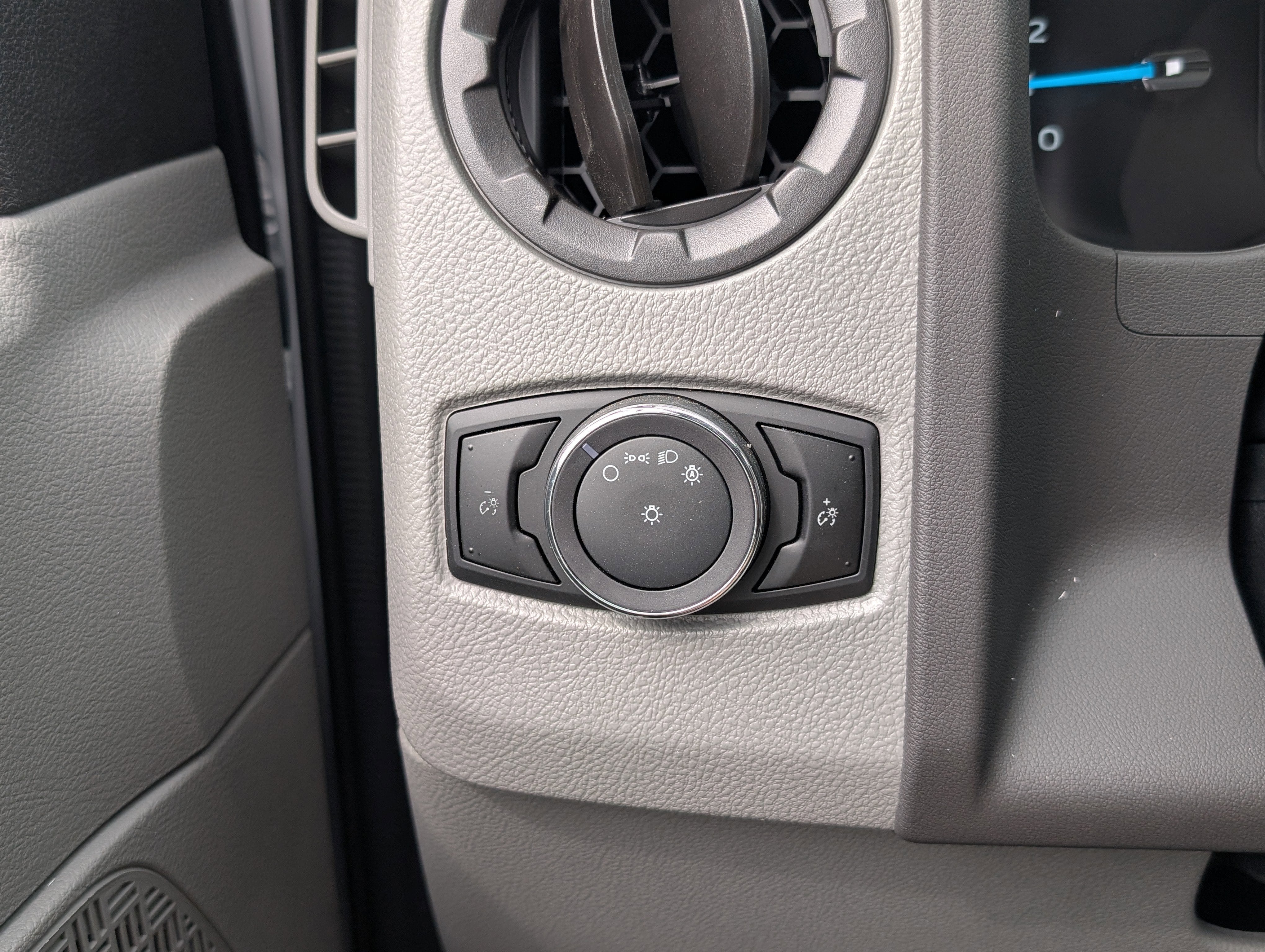 2026 Ford E-Series Cutaway E-450 DRW