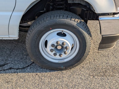 2026 Ford E-Series Cutaway E-450 DRW