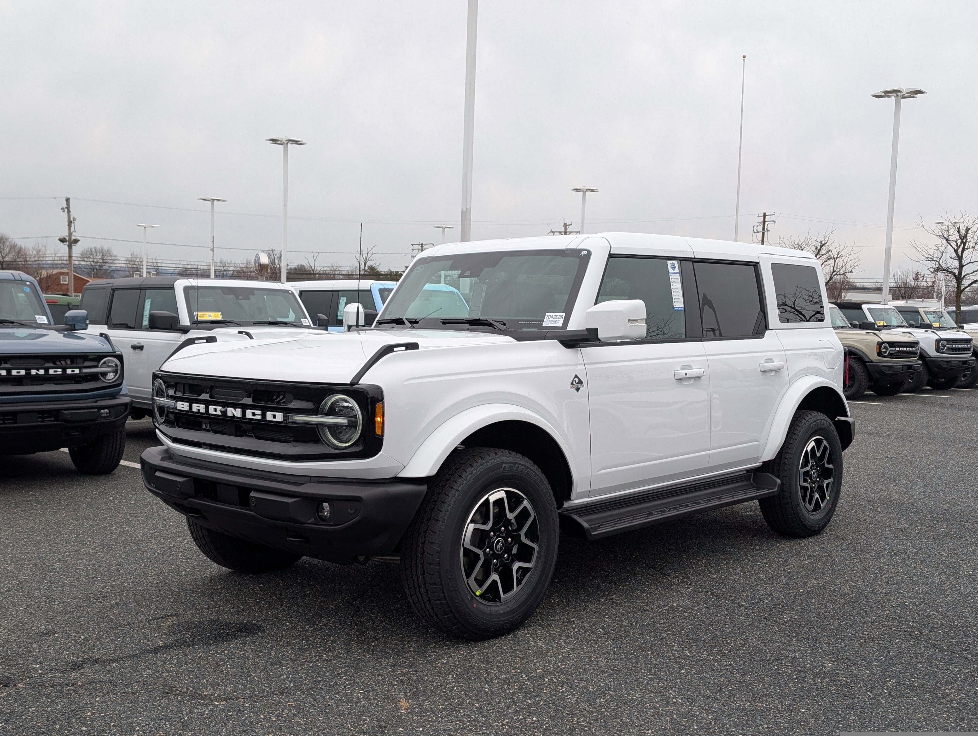 2025 Ford Bronco Outer Banks