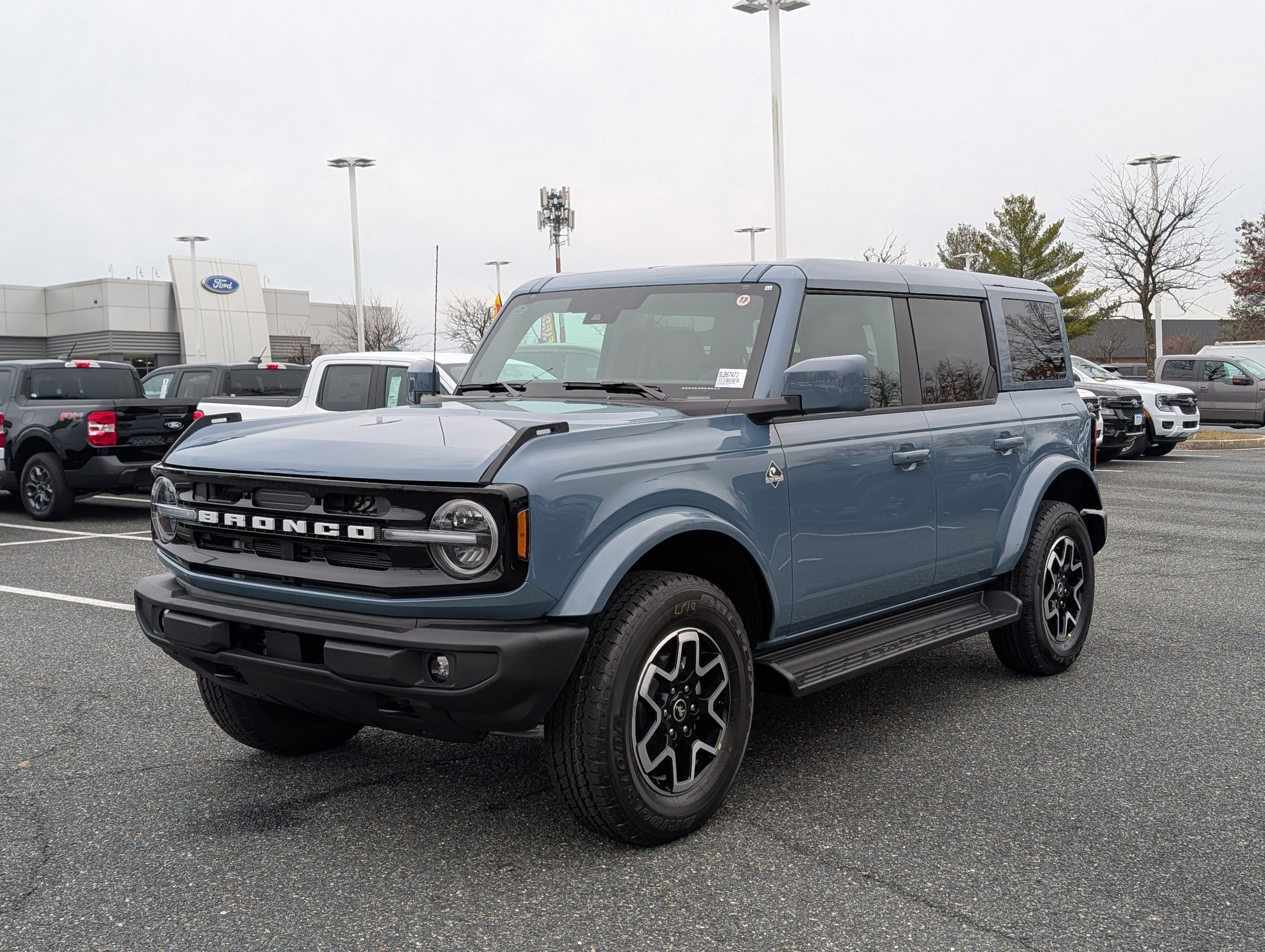 2025 Ford Bronco Outer Banks