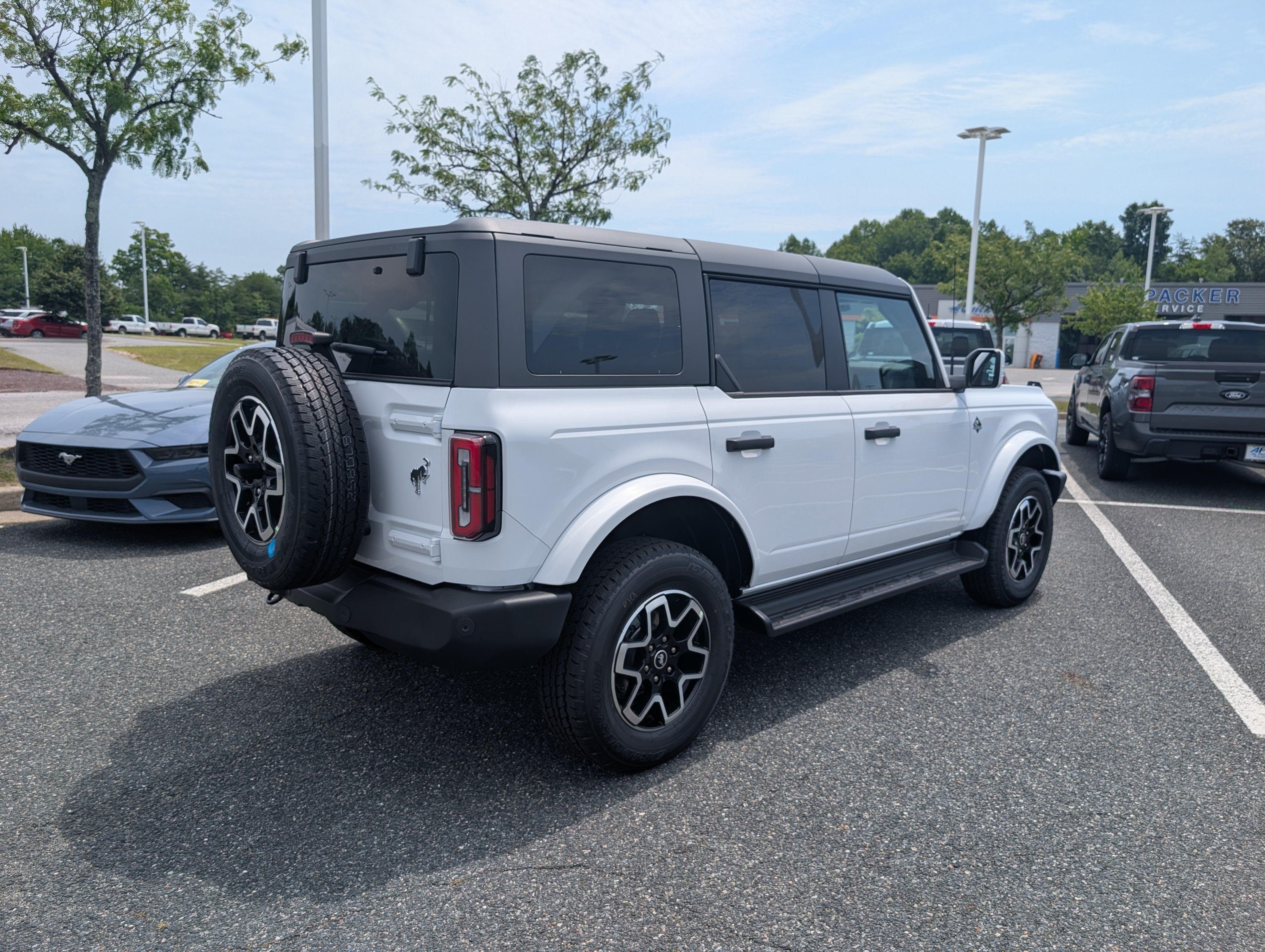 2026 Ford Bronco Outer Banks