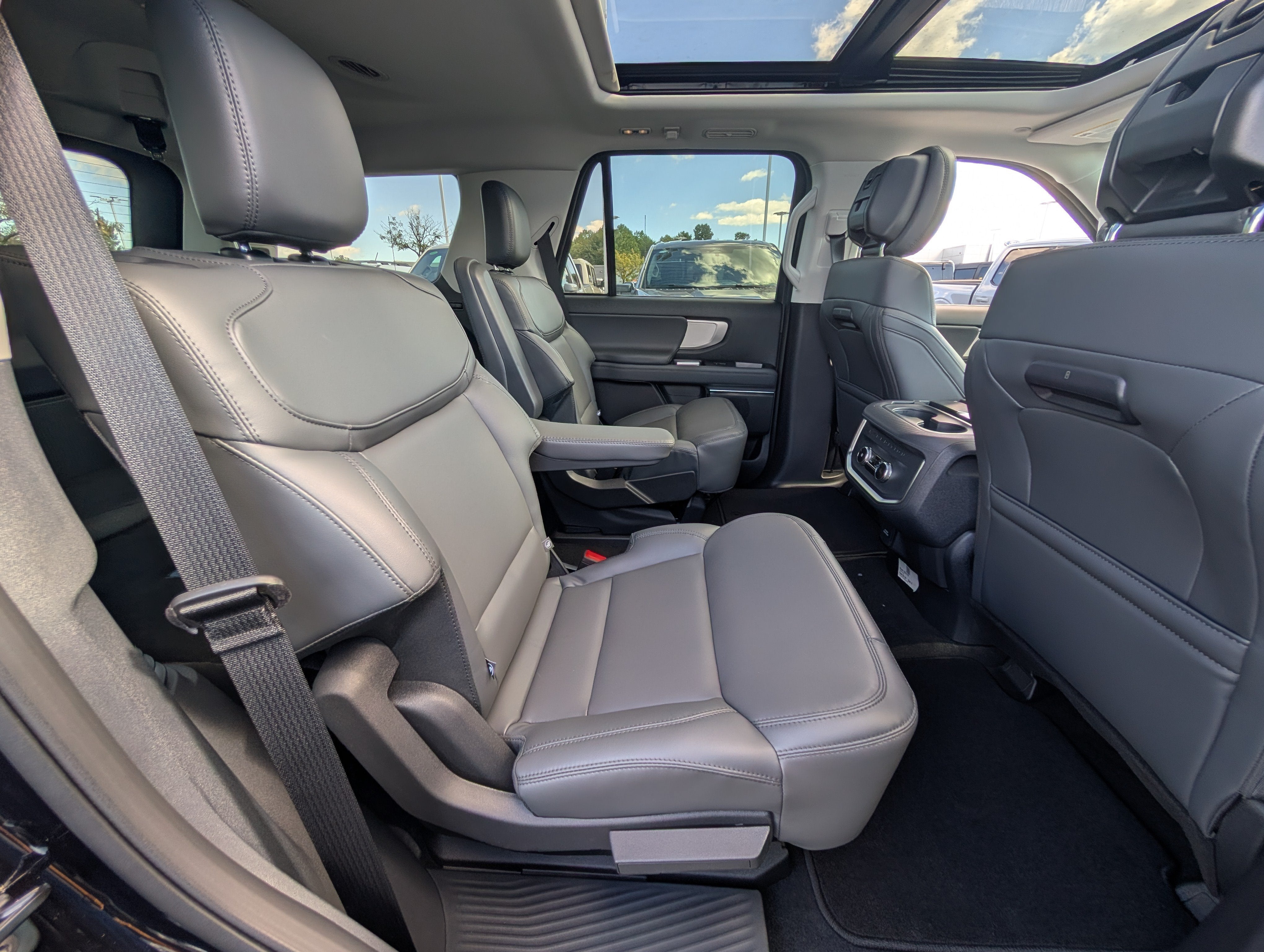 2027 Ford Expedition Active