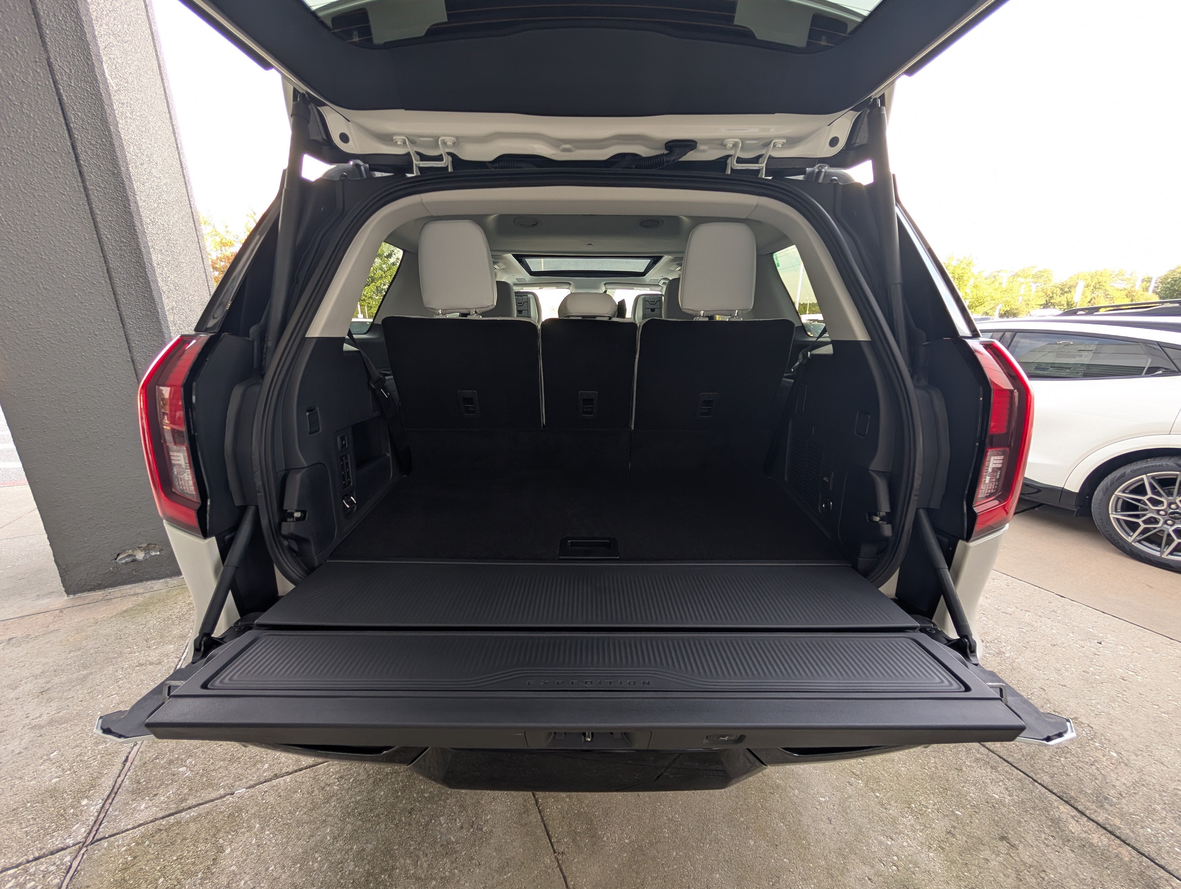 2027 Ford Expedition Platinum