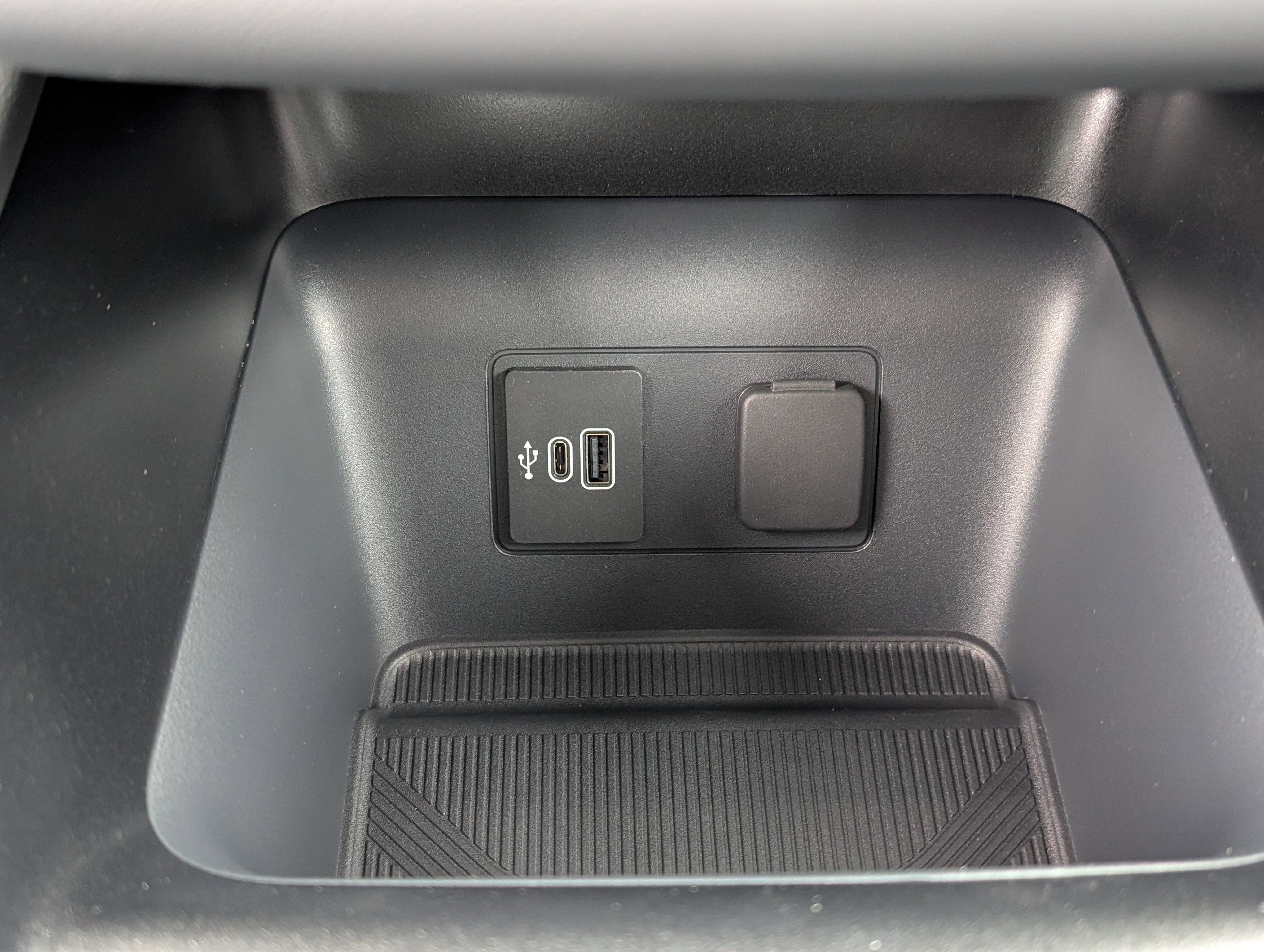 2026 Ford Explorer Active with 200A Pkg