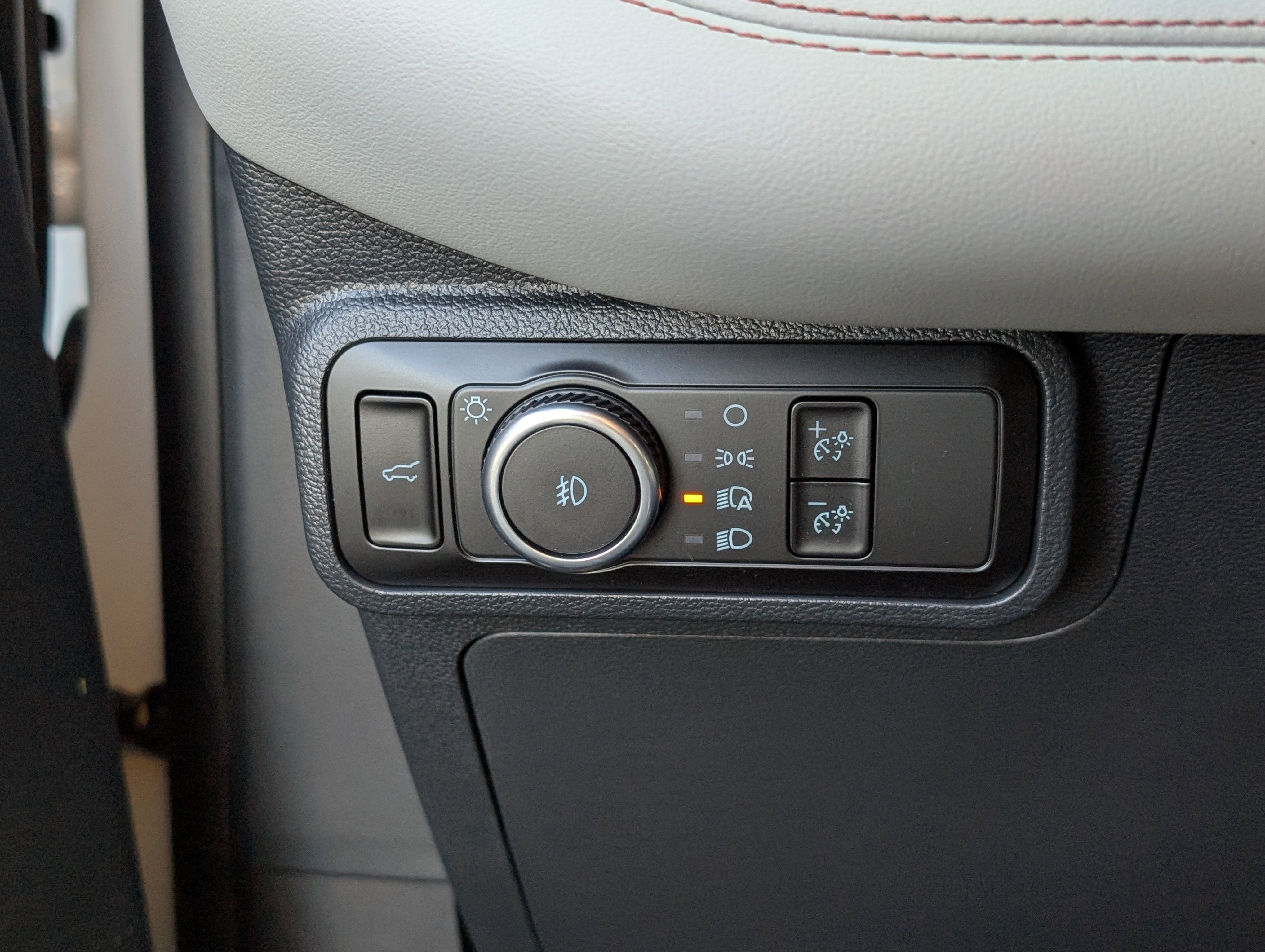 2026 Ford Explorer Active with 200A Pkg