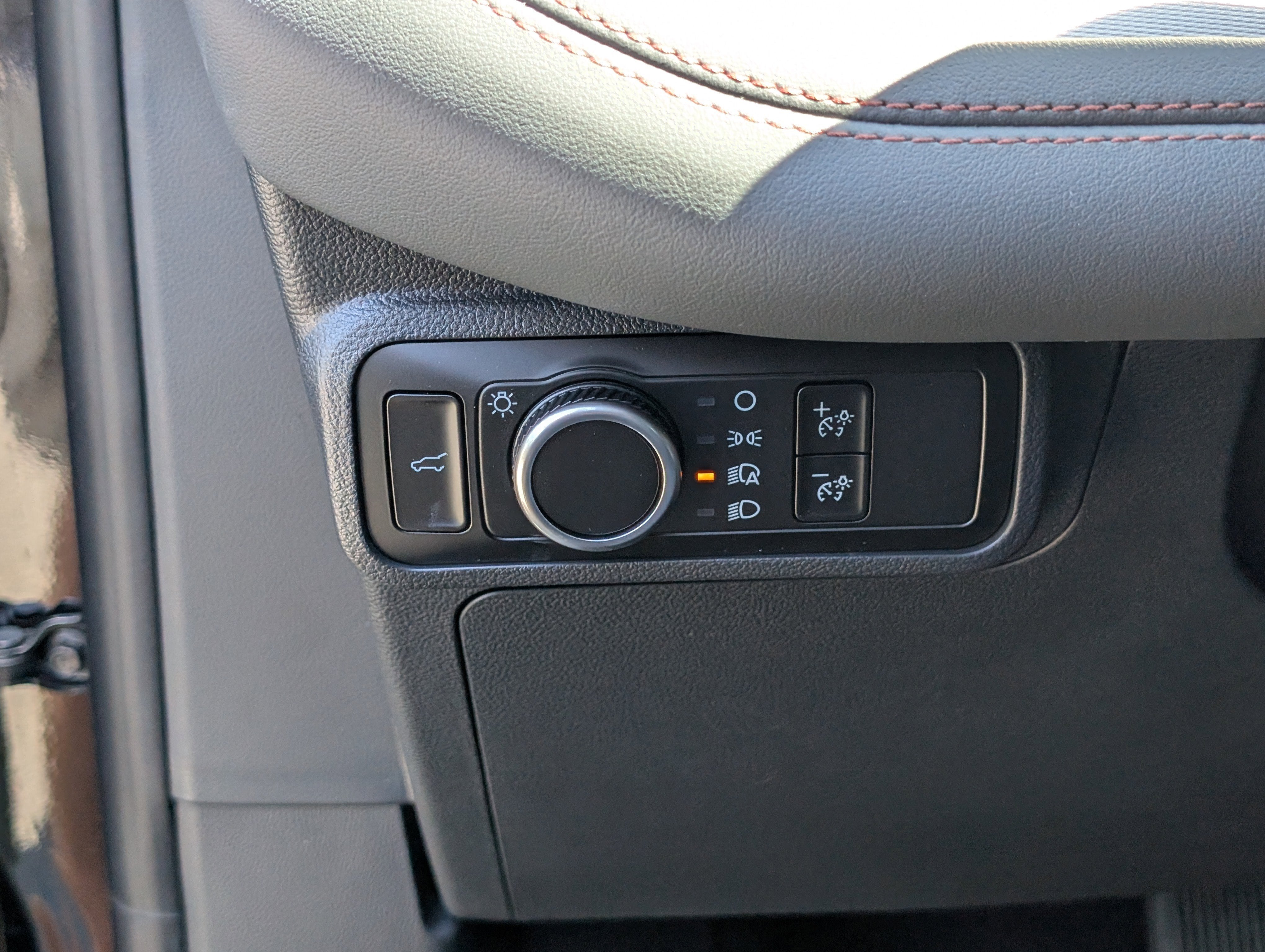 2026 Ford Explorer Active with 200A Pkg