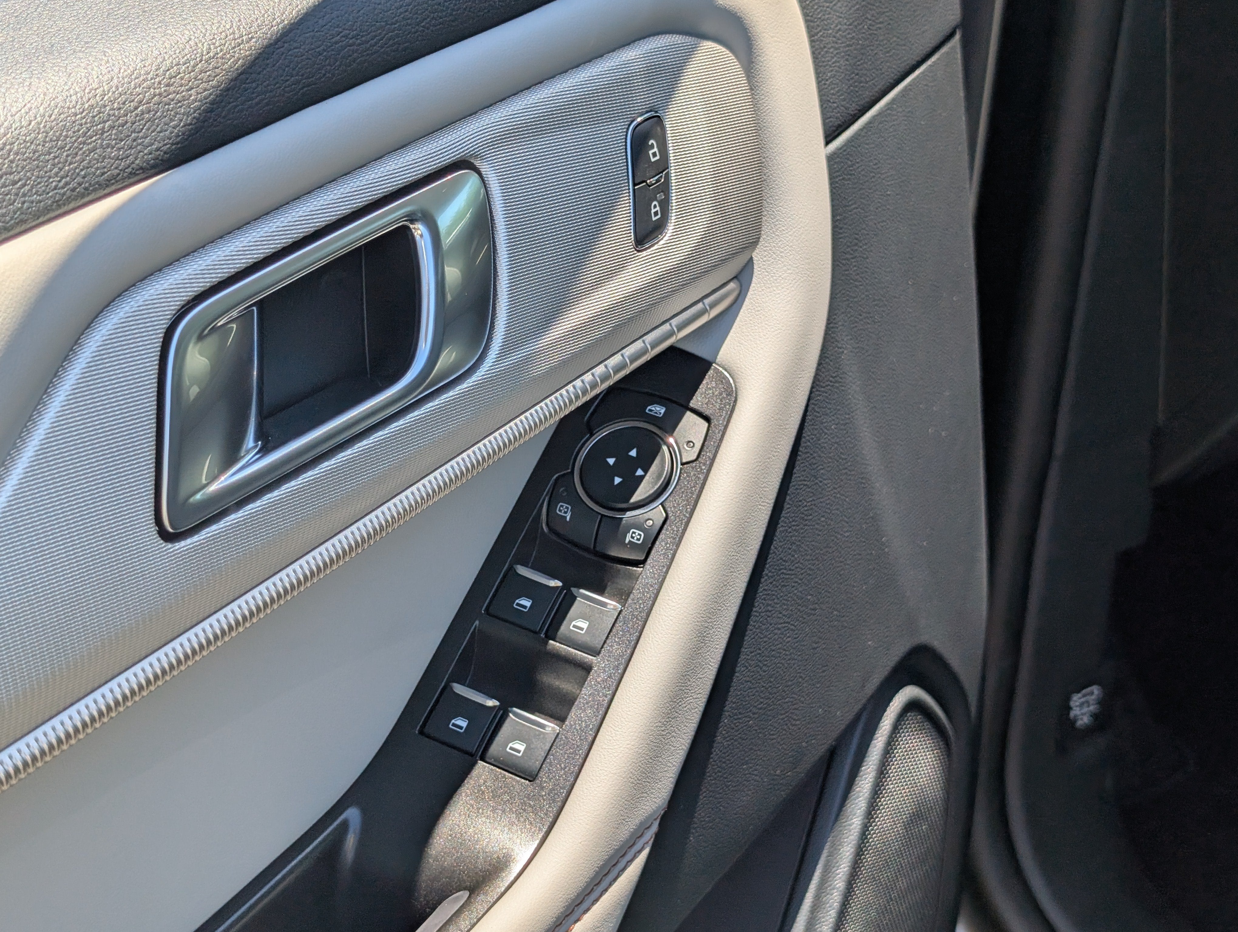 2026 Ford Explorer Active with 200A Pkg