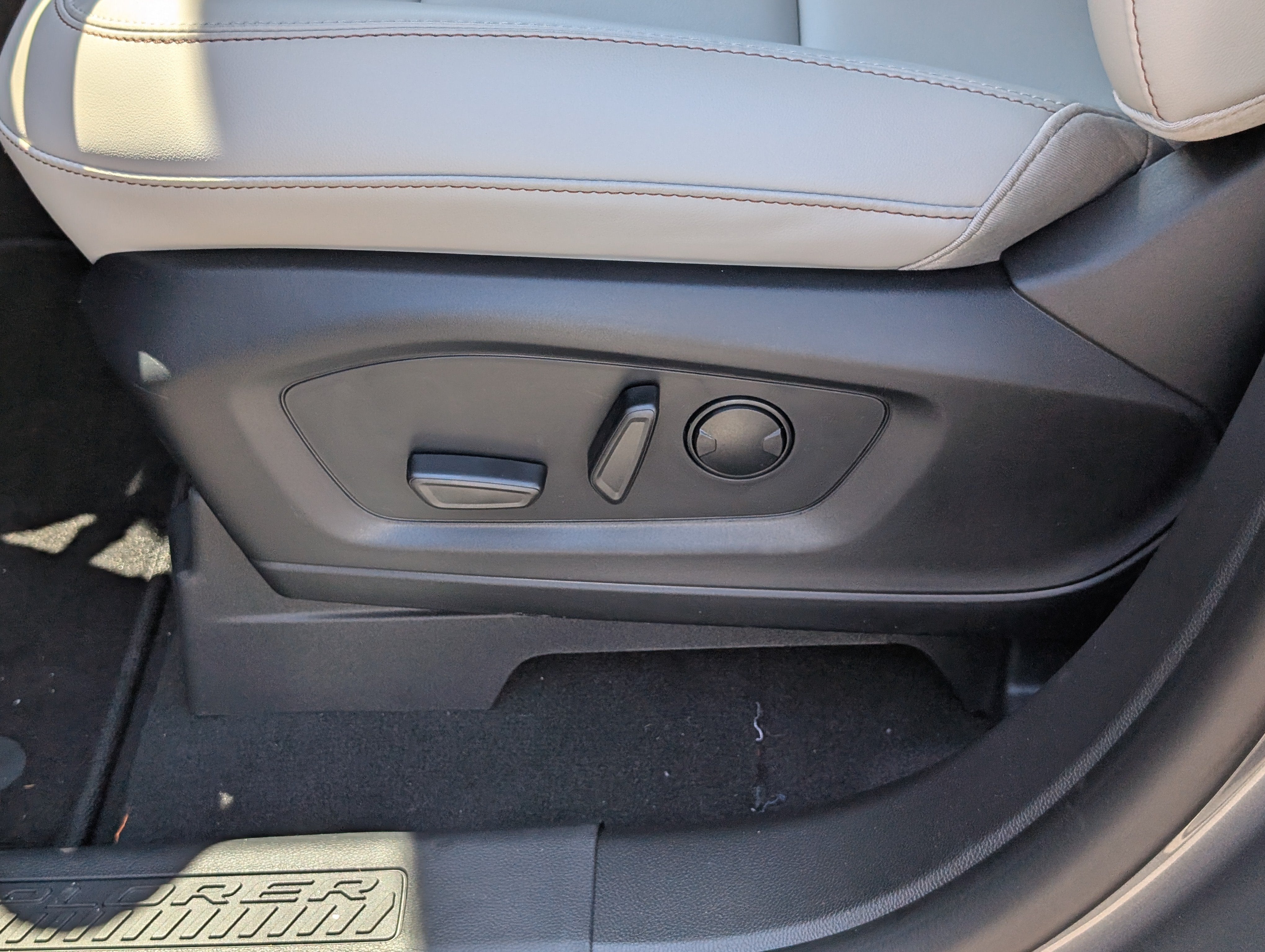 2026 Ford Explorer Active with 200A Pkg