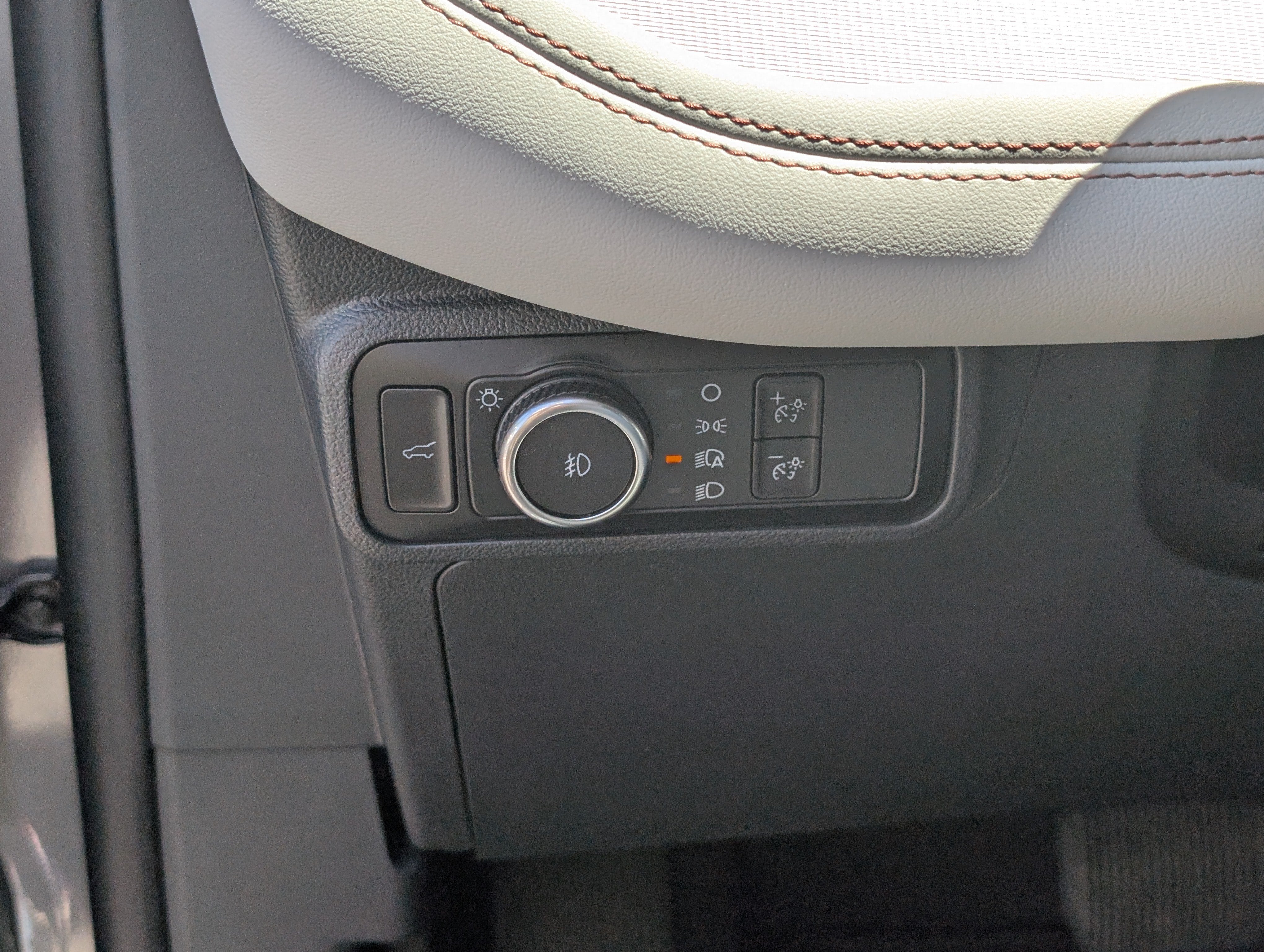 2026 Ford Explorer Active with 200A Pkg