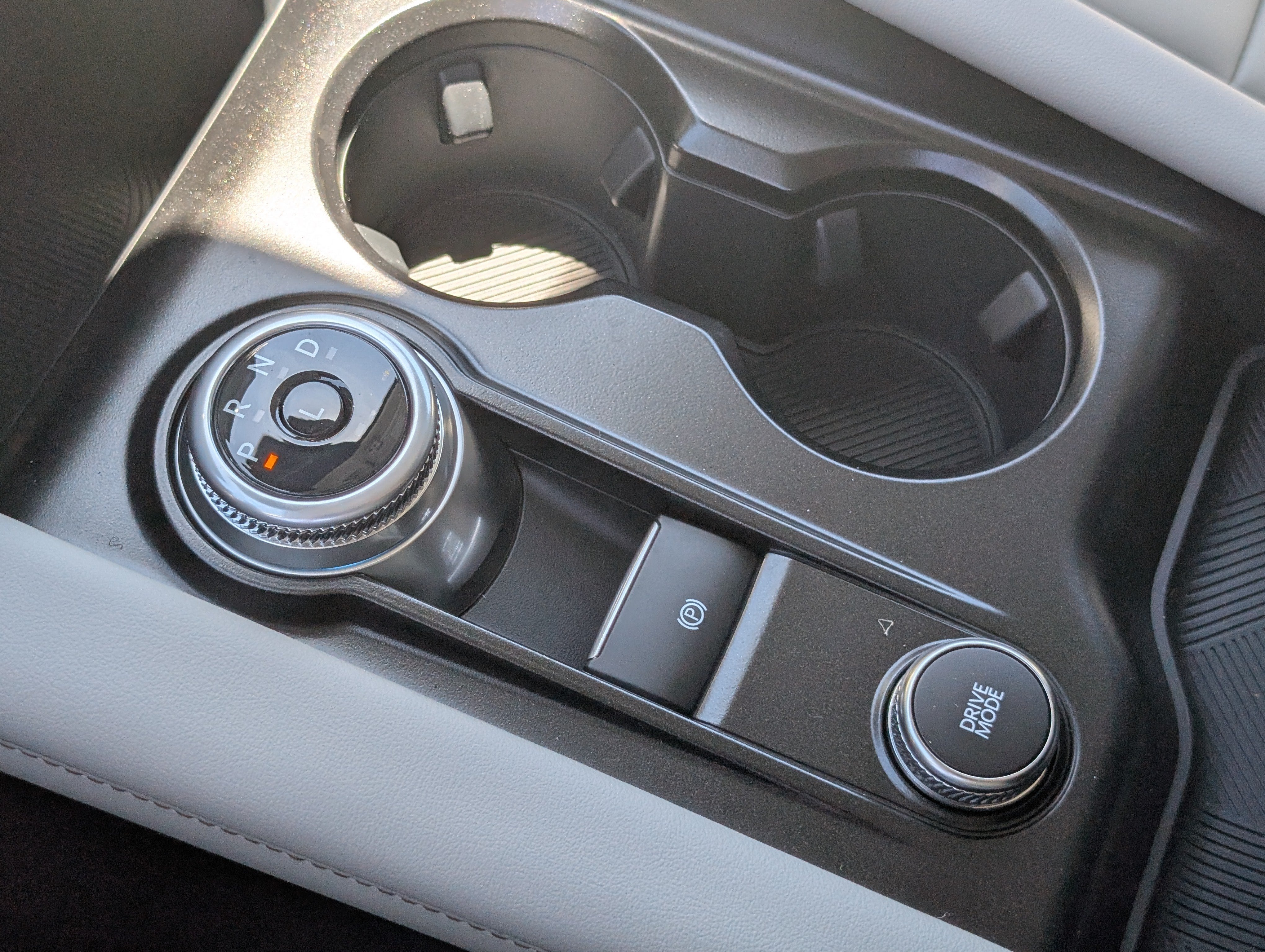 2026 Ford Explorer Active with 200A Pkg