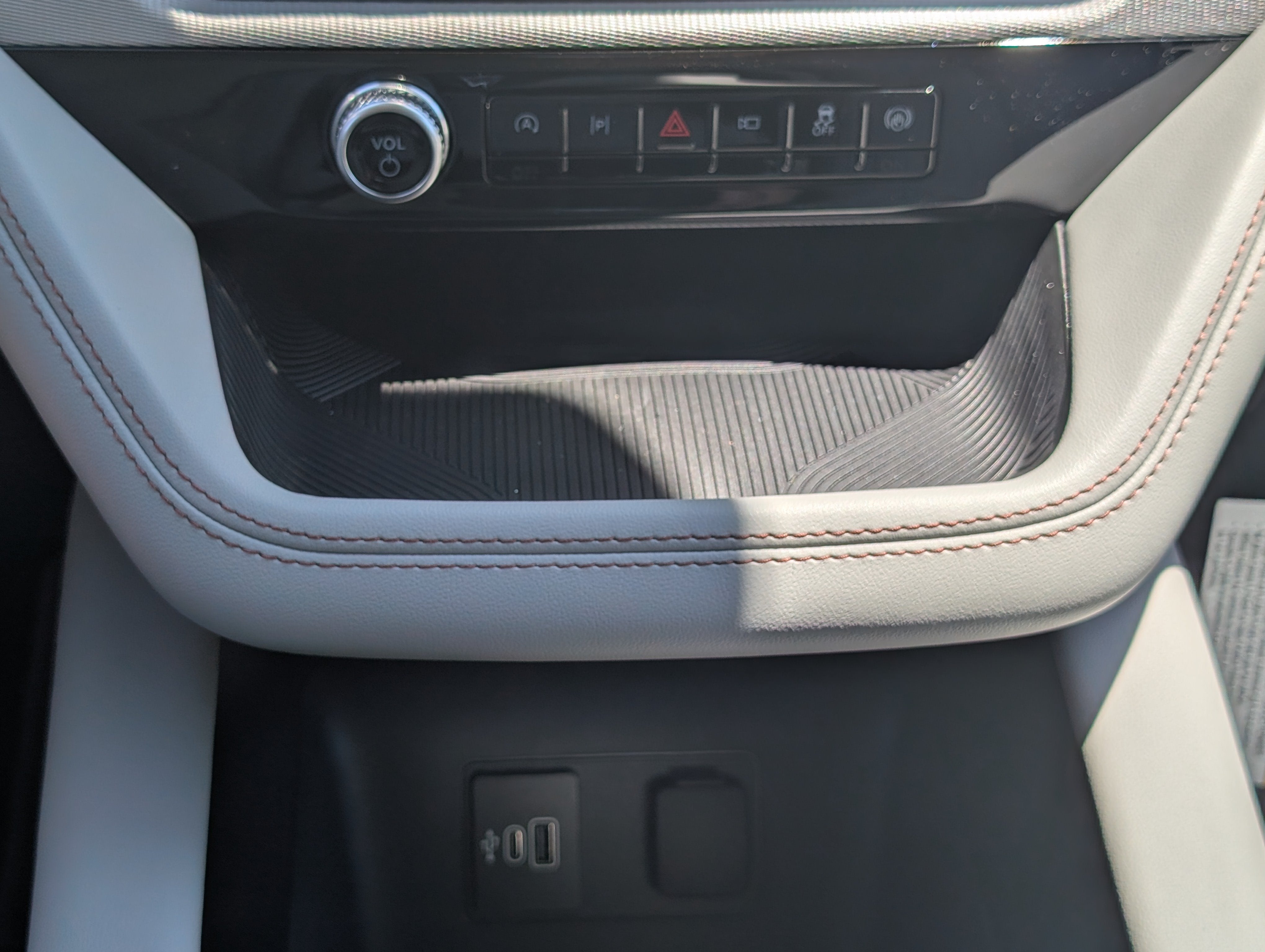 2026 Ford Explorer Active with 200A Pkg