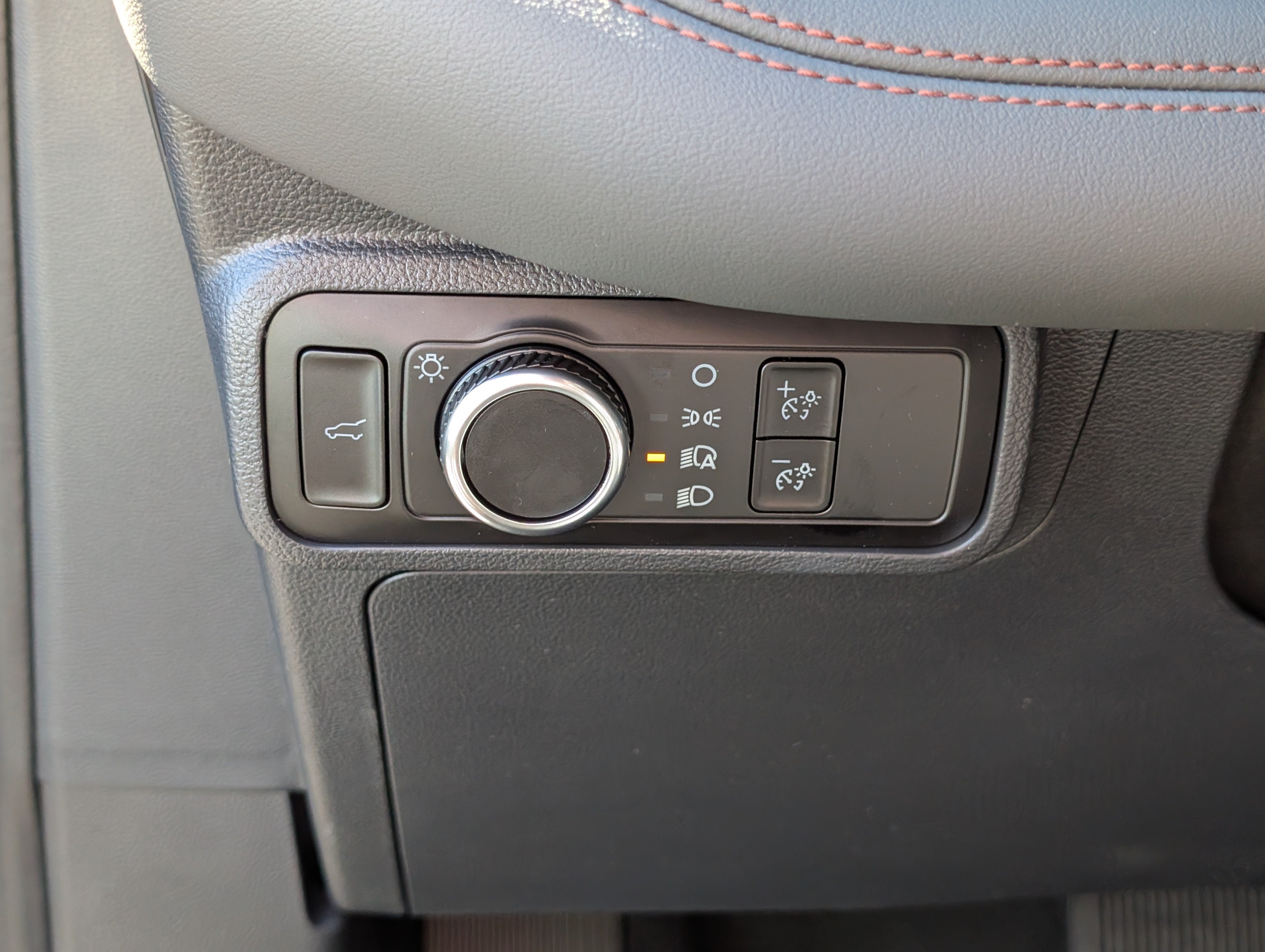2027 Ford Explorer Active with 200A Pkg
