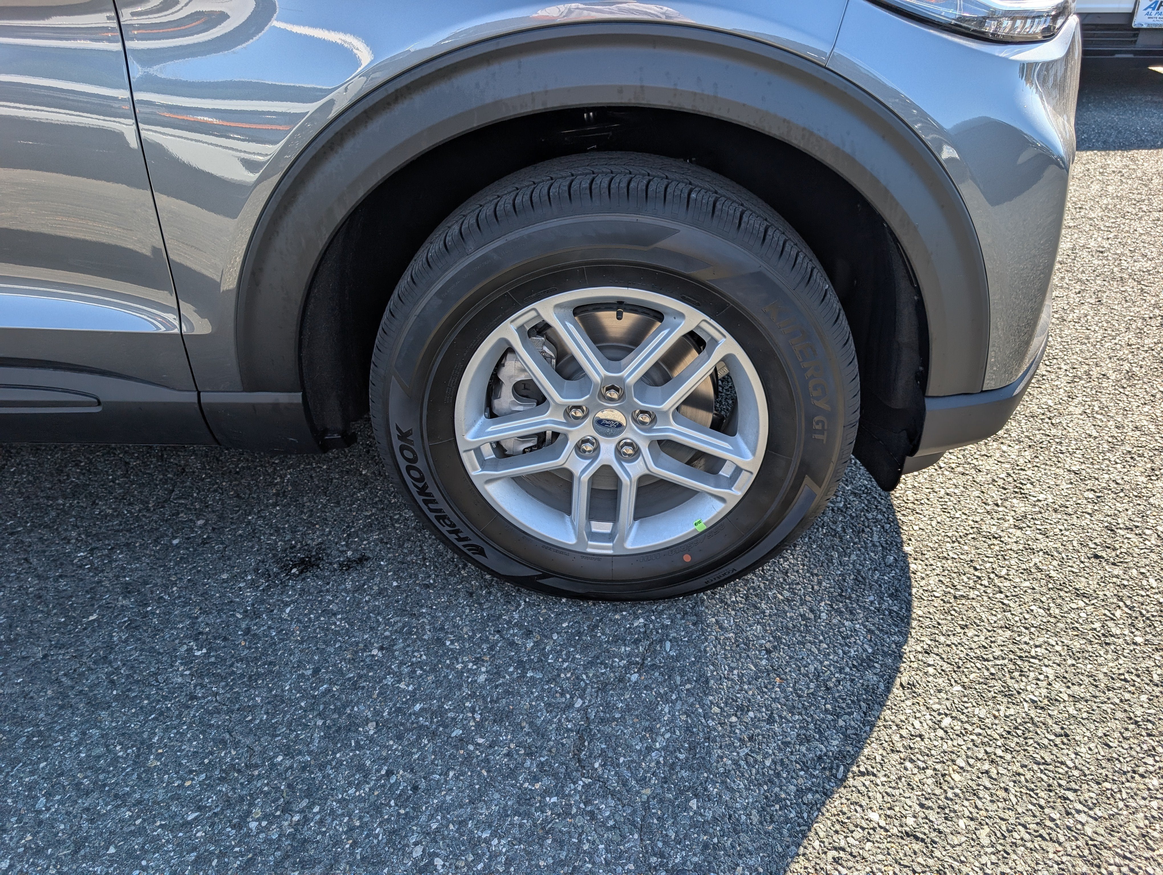 2027 Ford Explorer Active with 200A Pkg