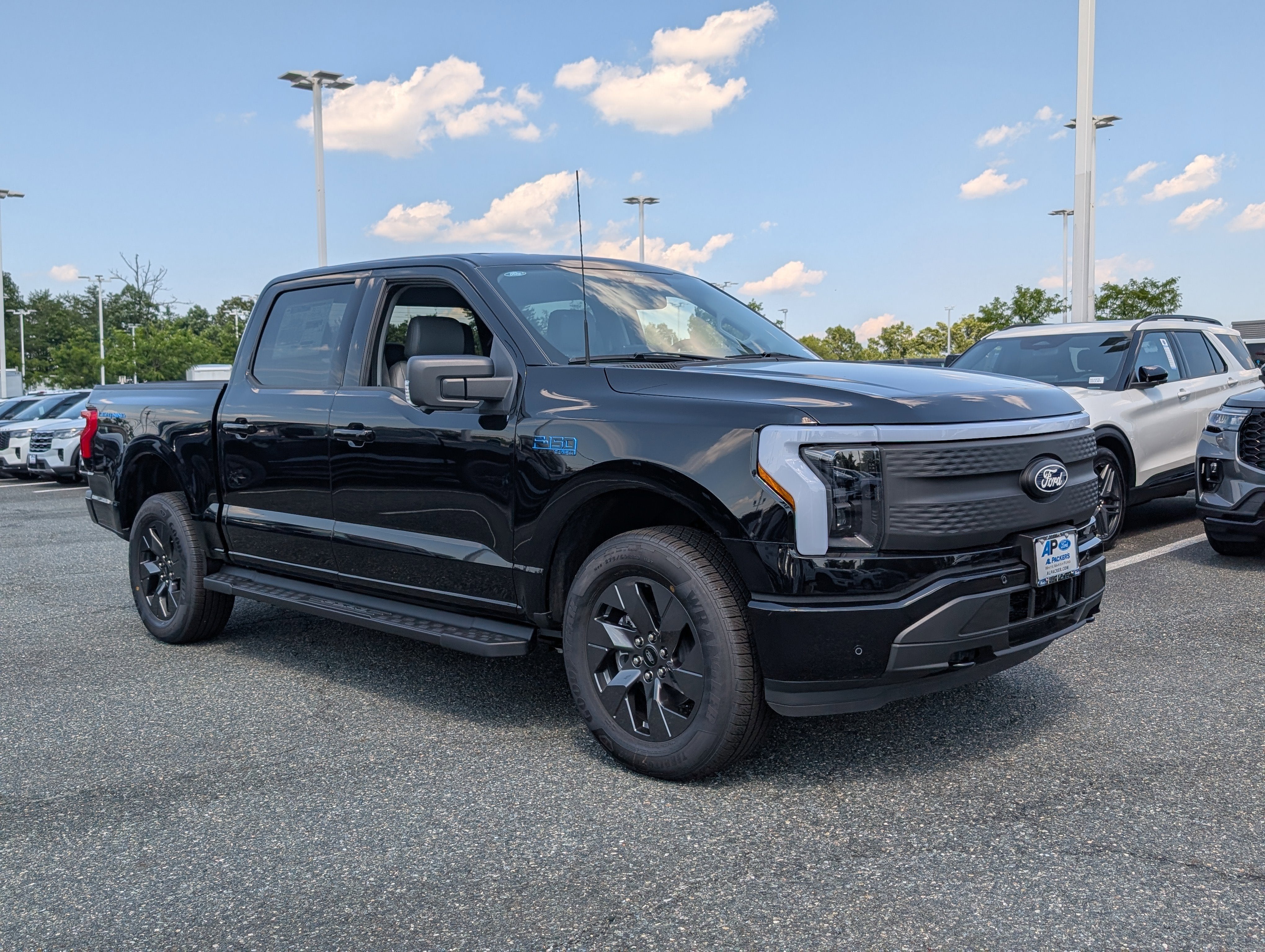 2025 Ford F-150 Lightning Flash