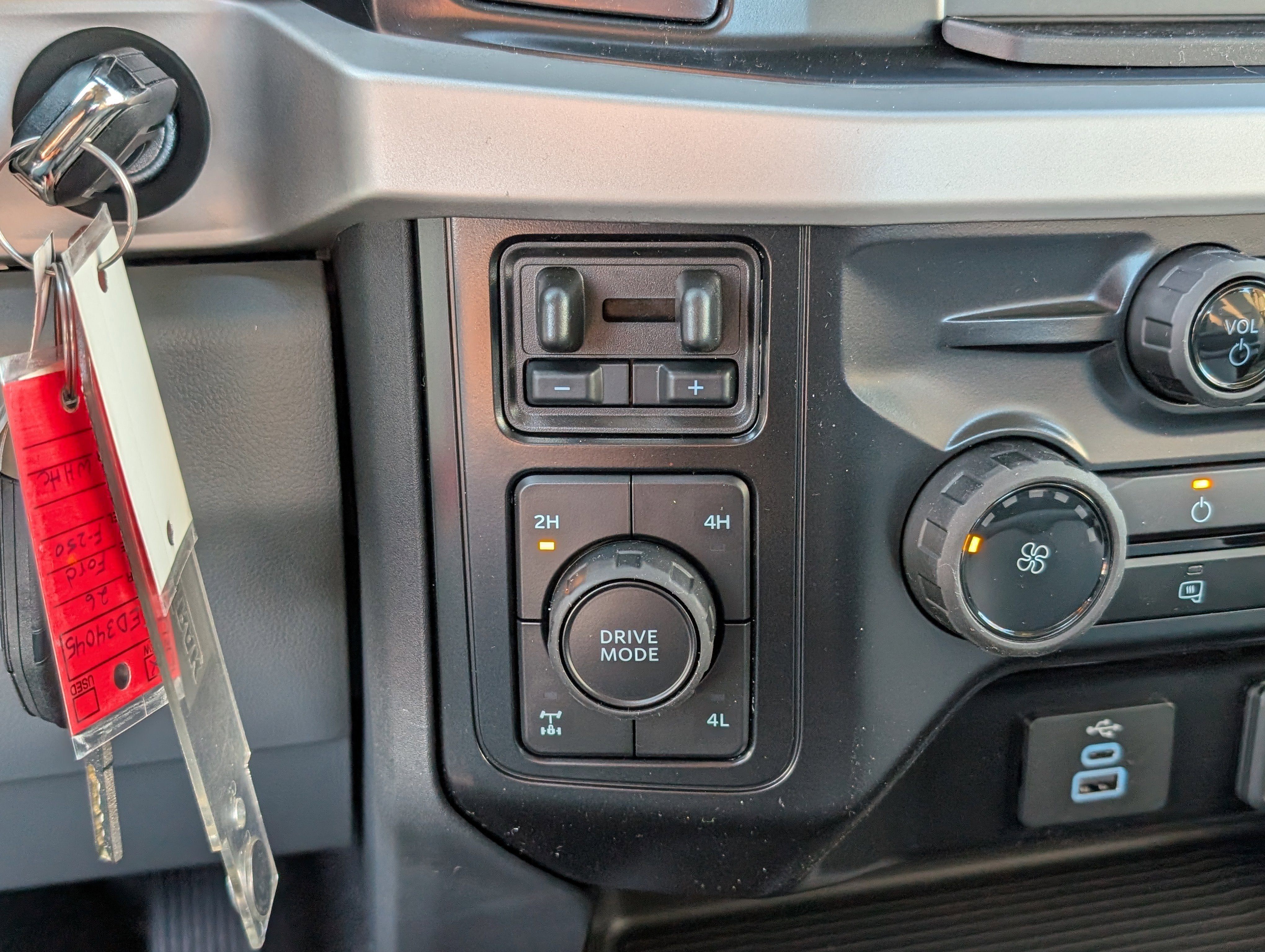 2026 Ford Super Duty F-250 SRW XL