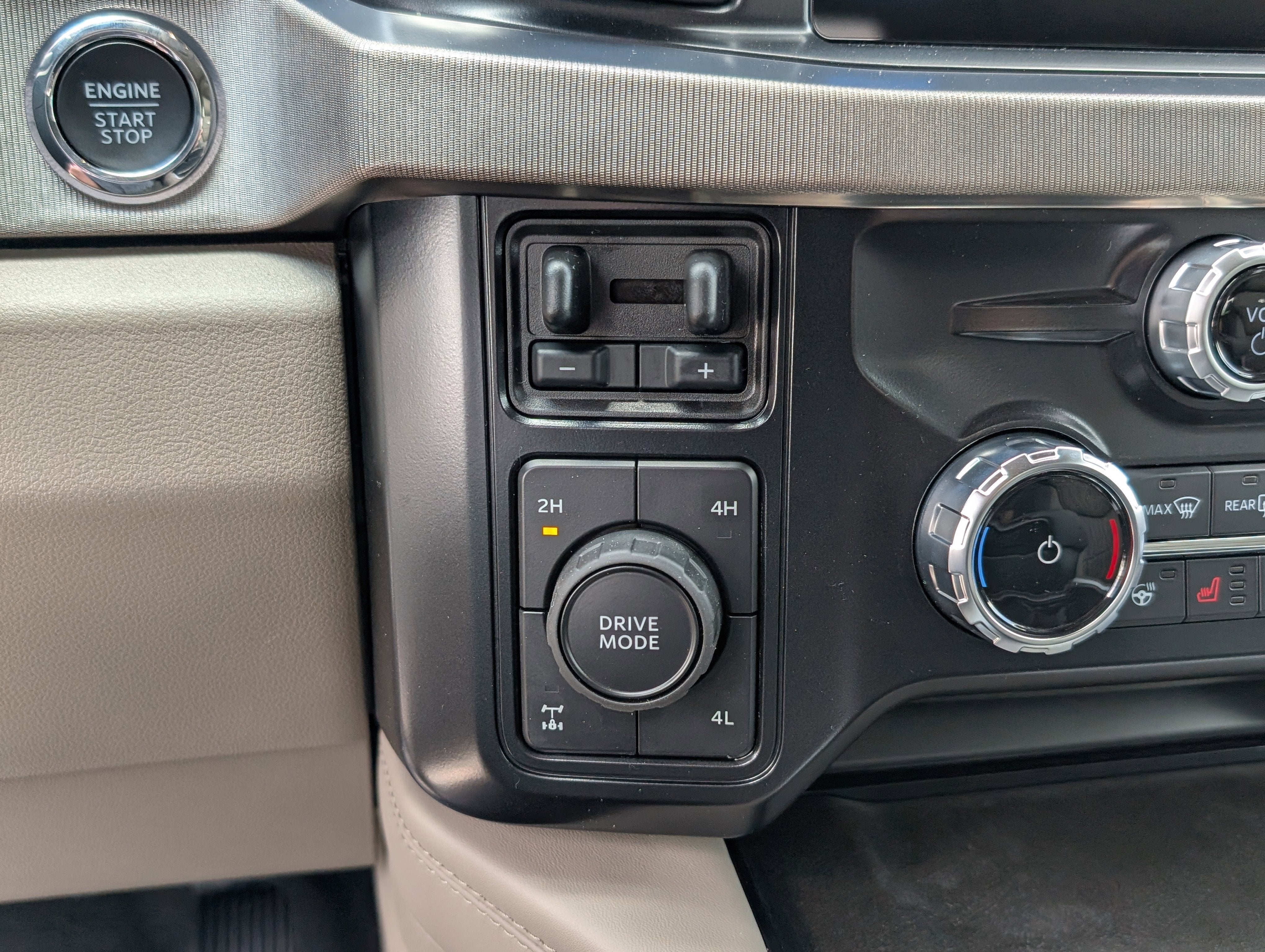 2025 Ford Super Duty F-250 SRW Platinum