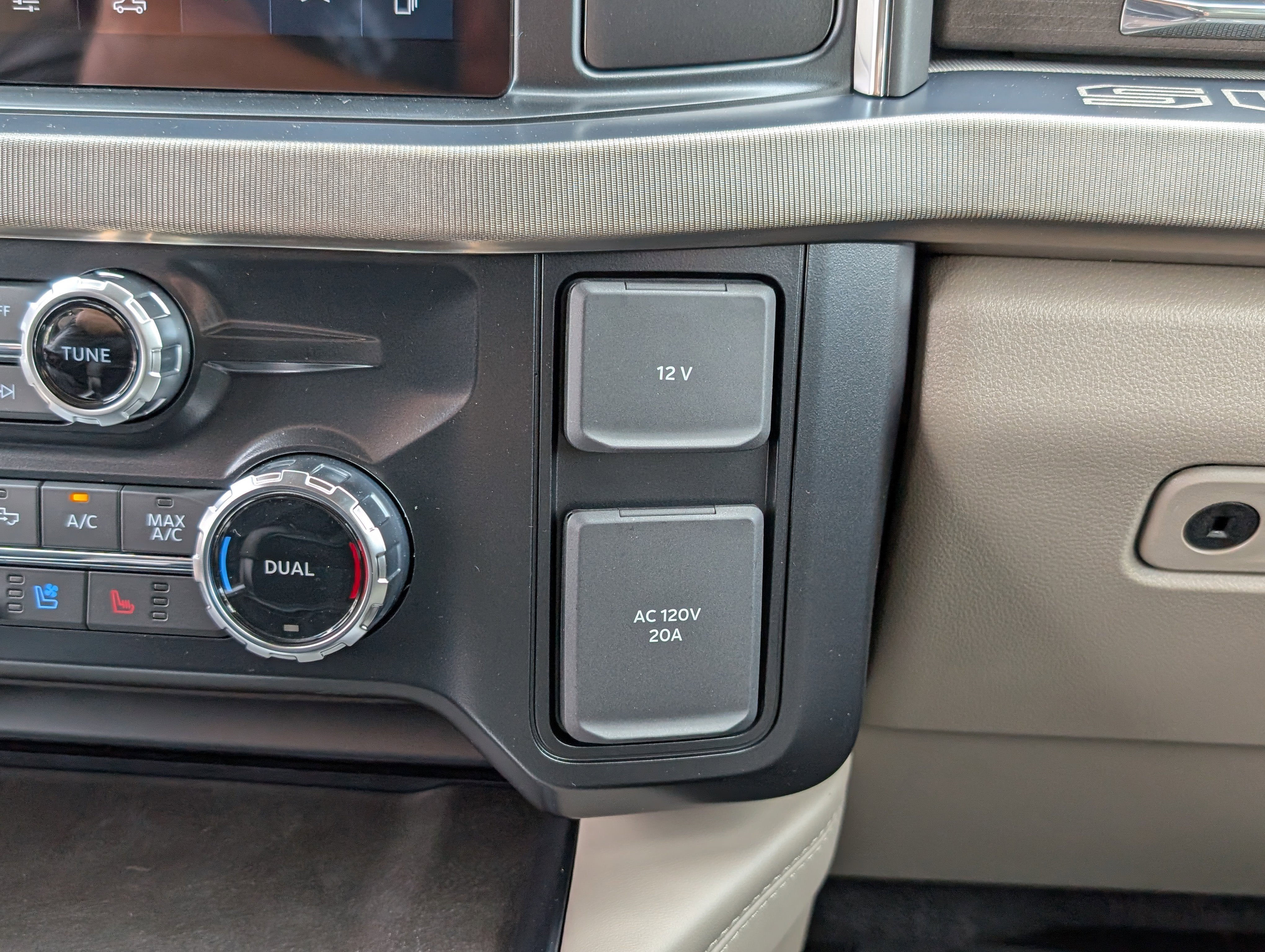 2025 Ford Super Duty F-250 SRW Platinum