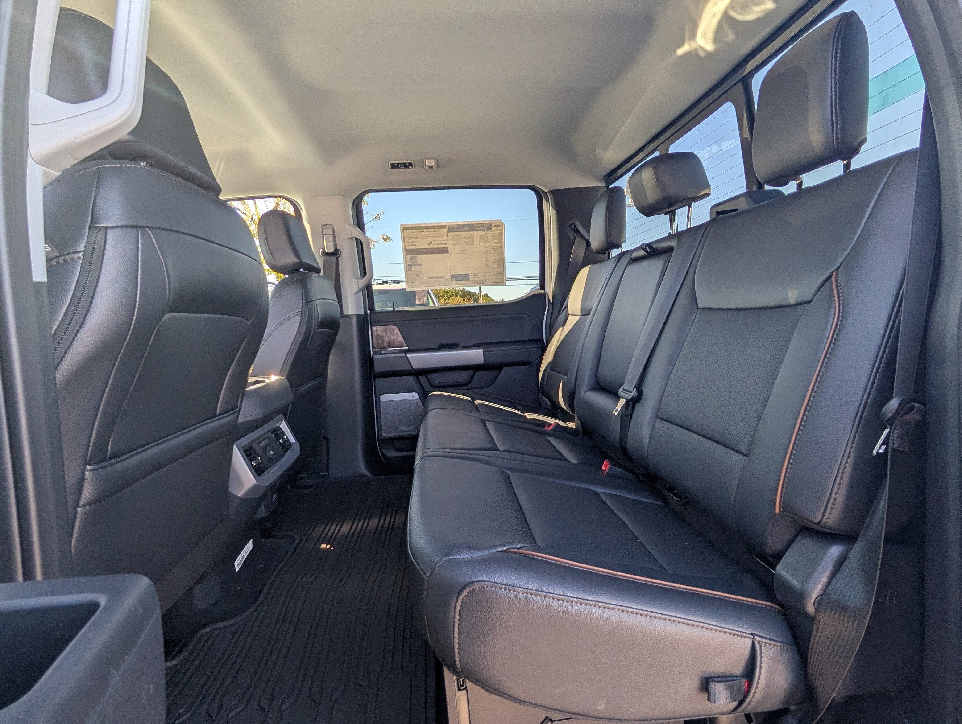 2027 Ford Super Duty F-250 SRW LARIAT
