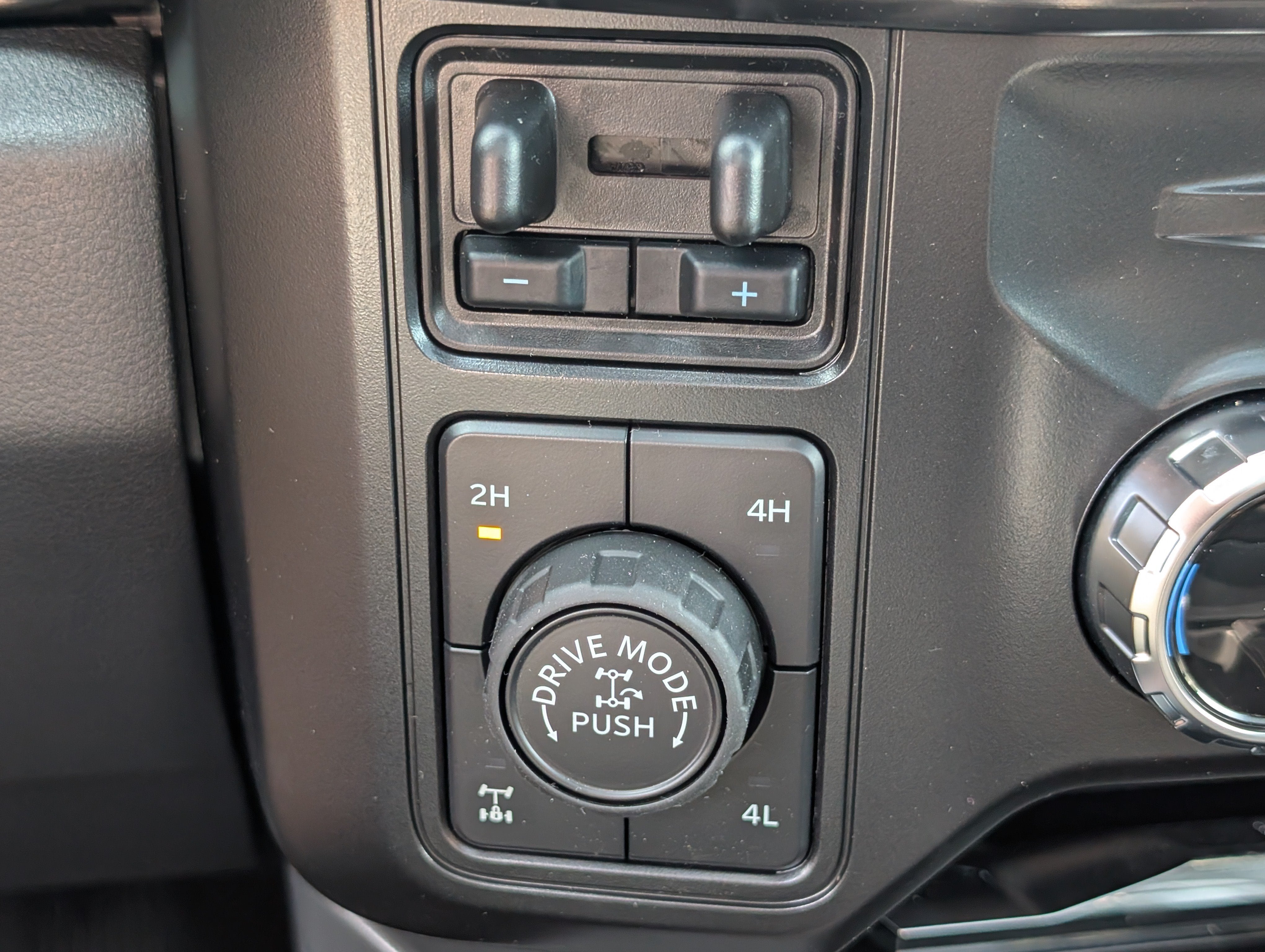 2027 Ford Super Duty F-250 SRW LARIAT