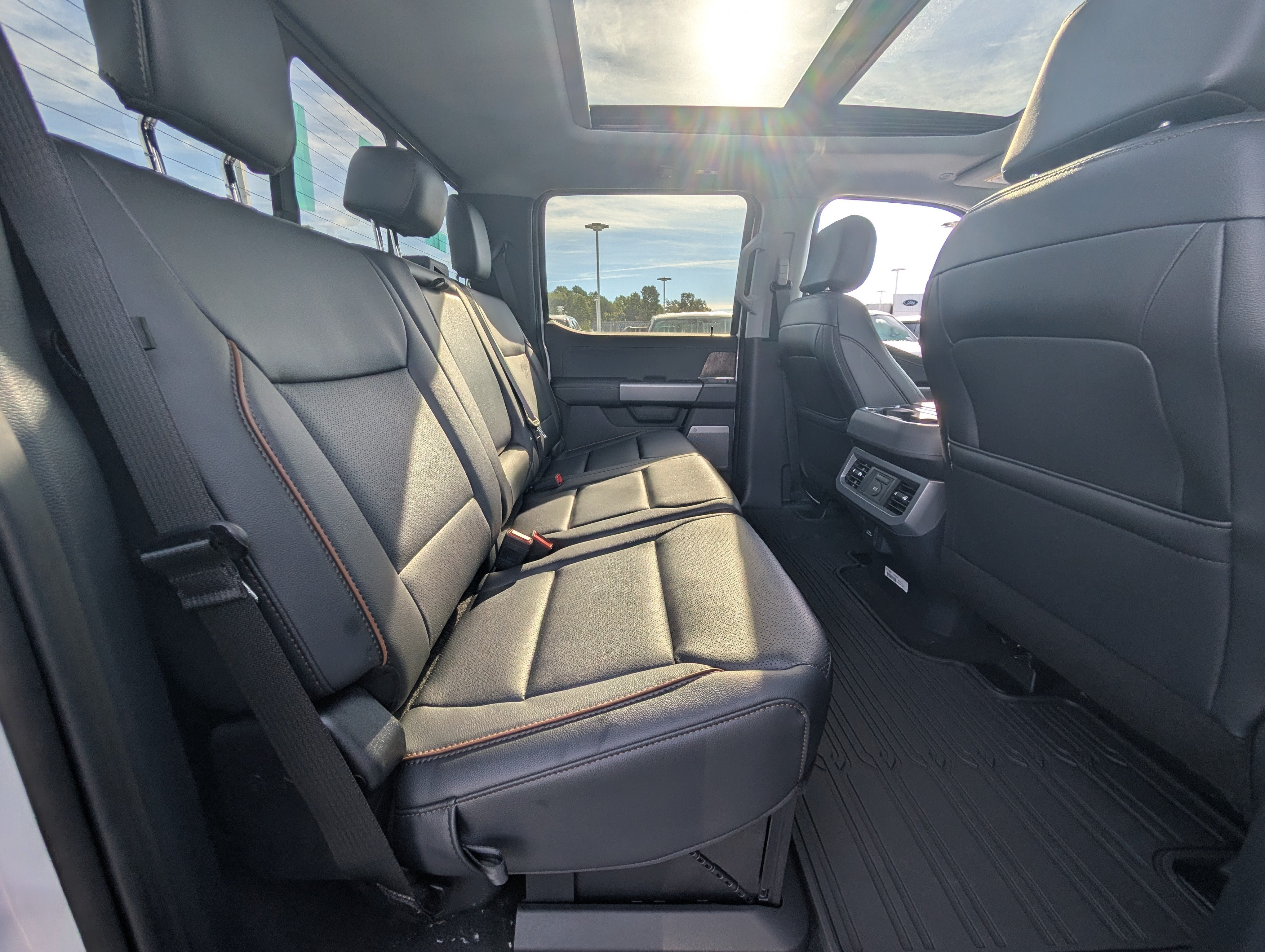 2027 Ford Super Duty F-250 SRW LARIAT