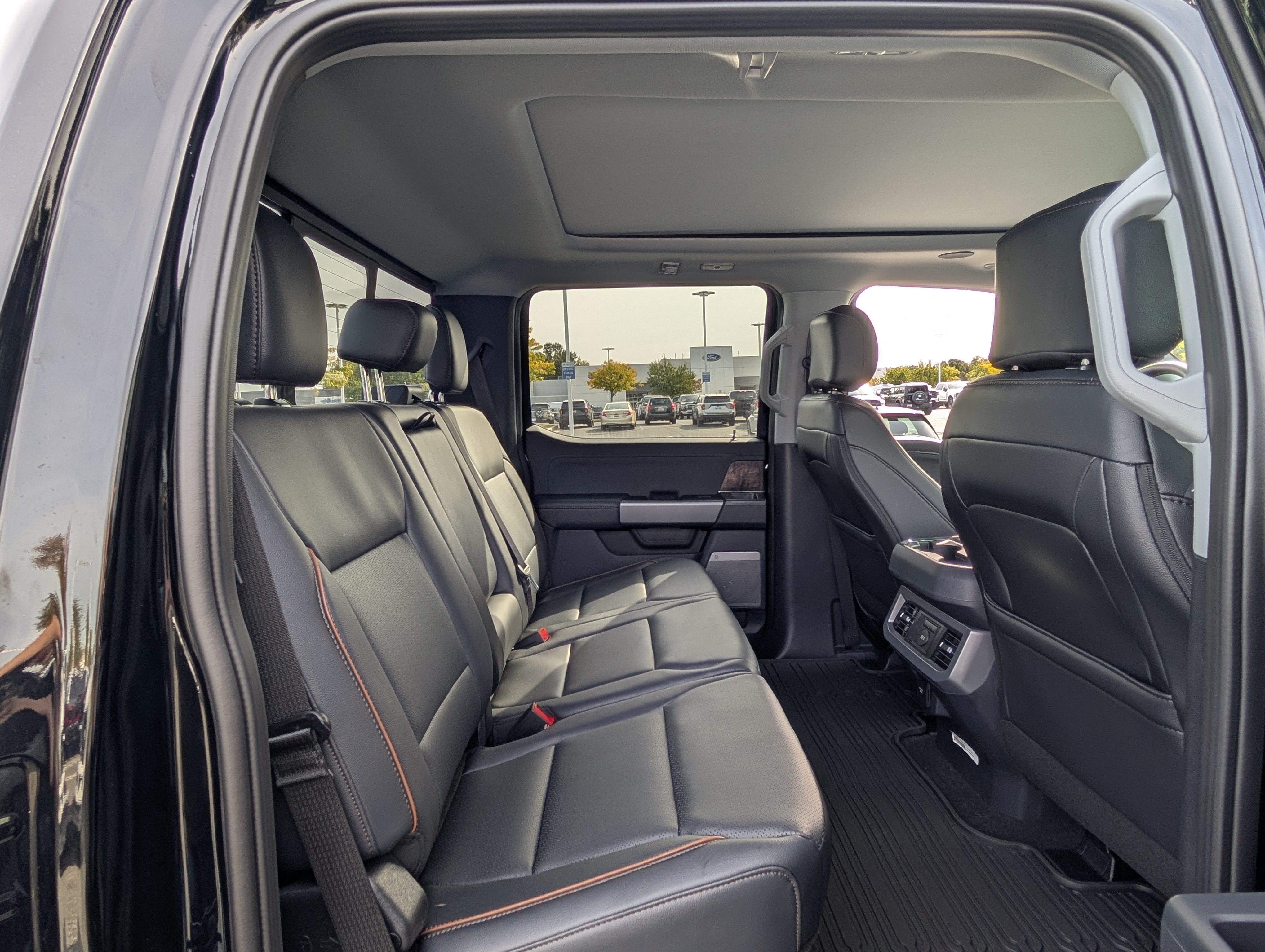 2027 Ford Super Duty F-250 SRW LARIAT