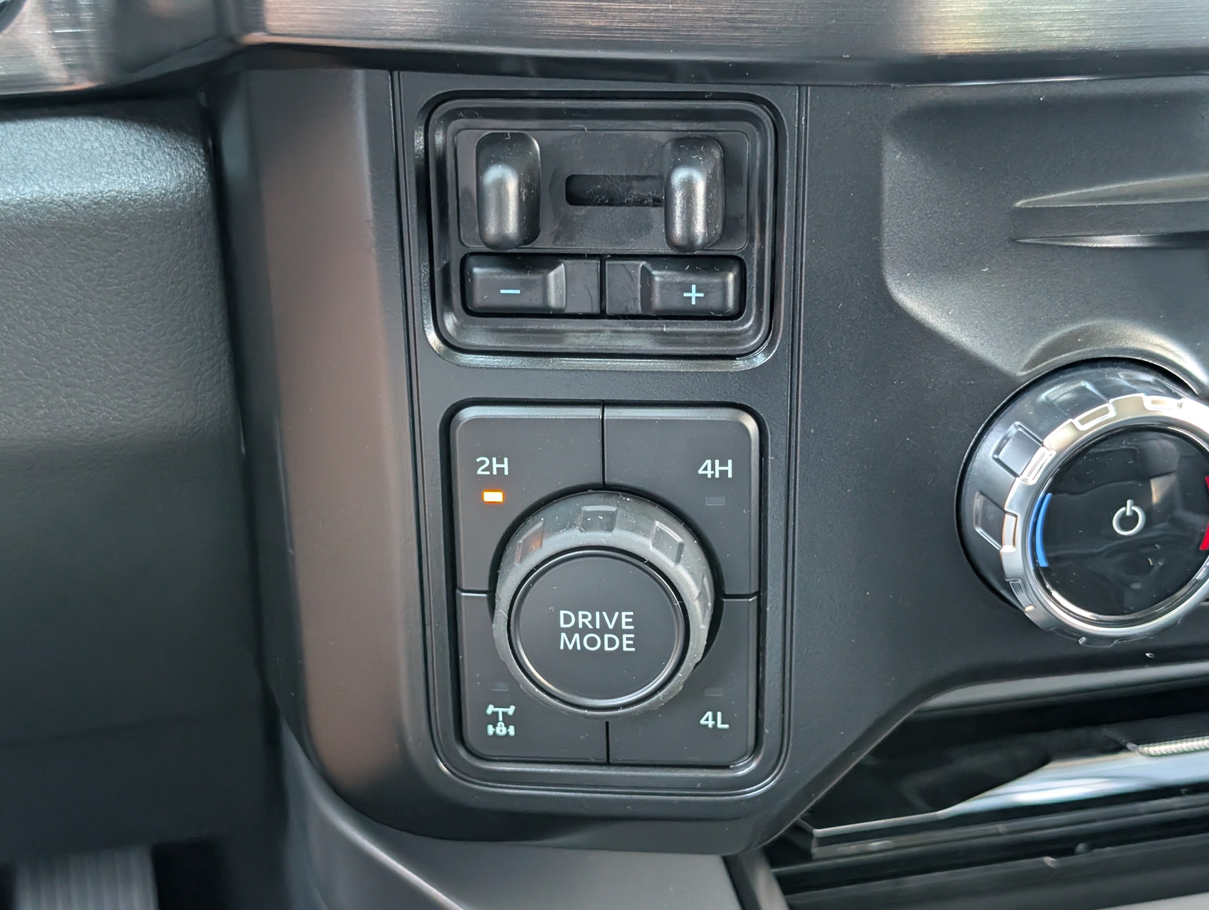 2027 Ford Super Duty F-250 SRW LARIAT
