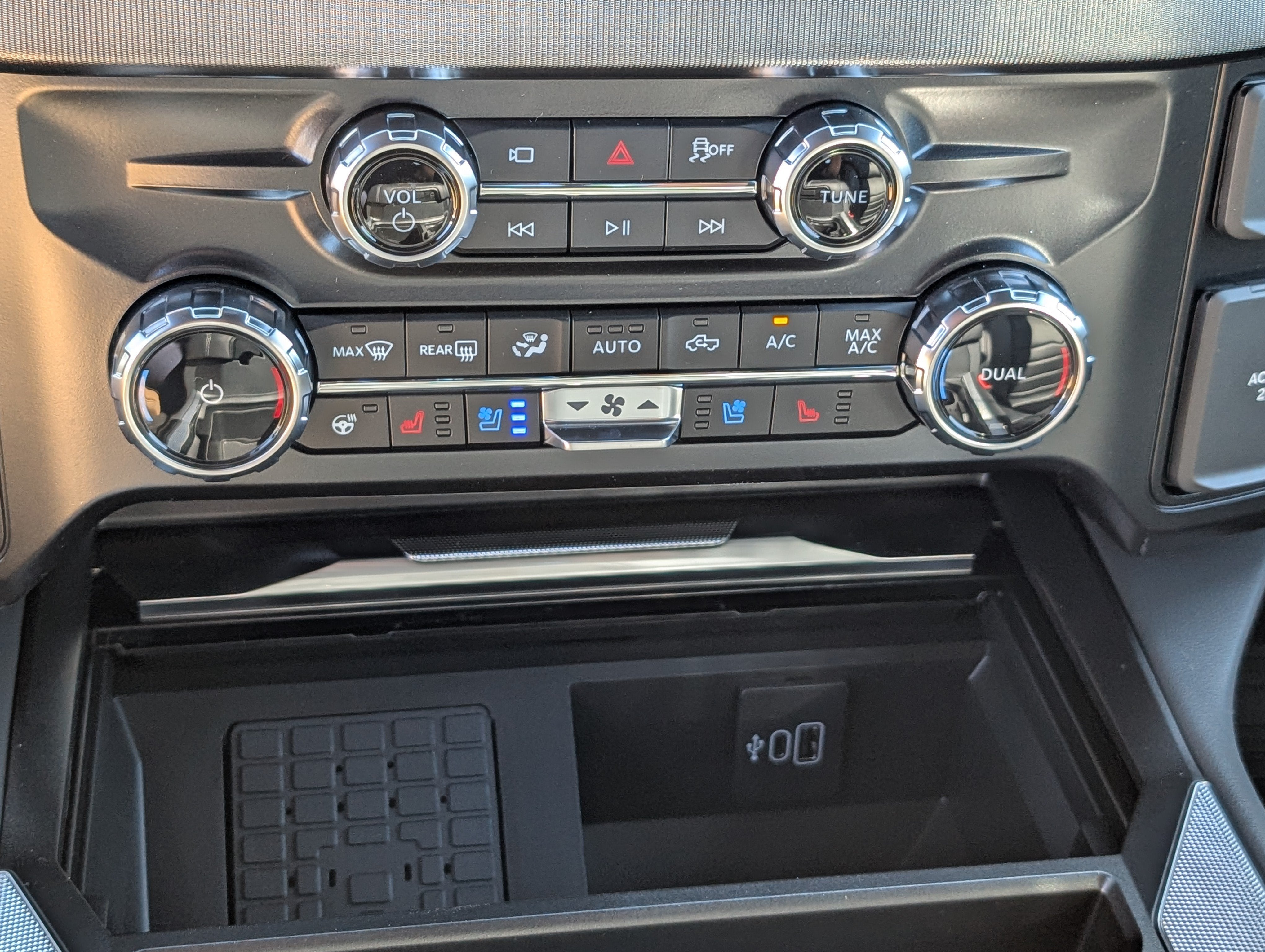 2027 Ford Super Duty F-250 SRW Platinum