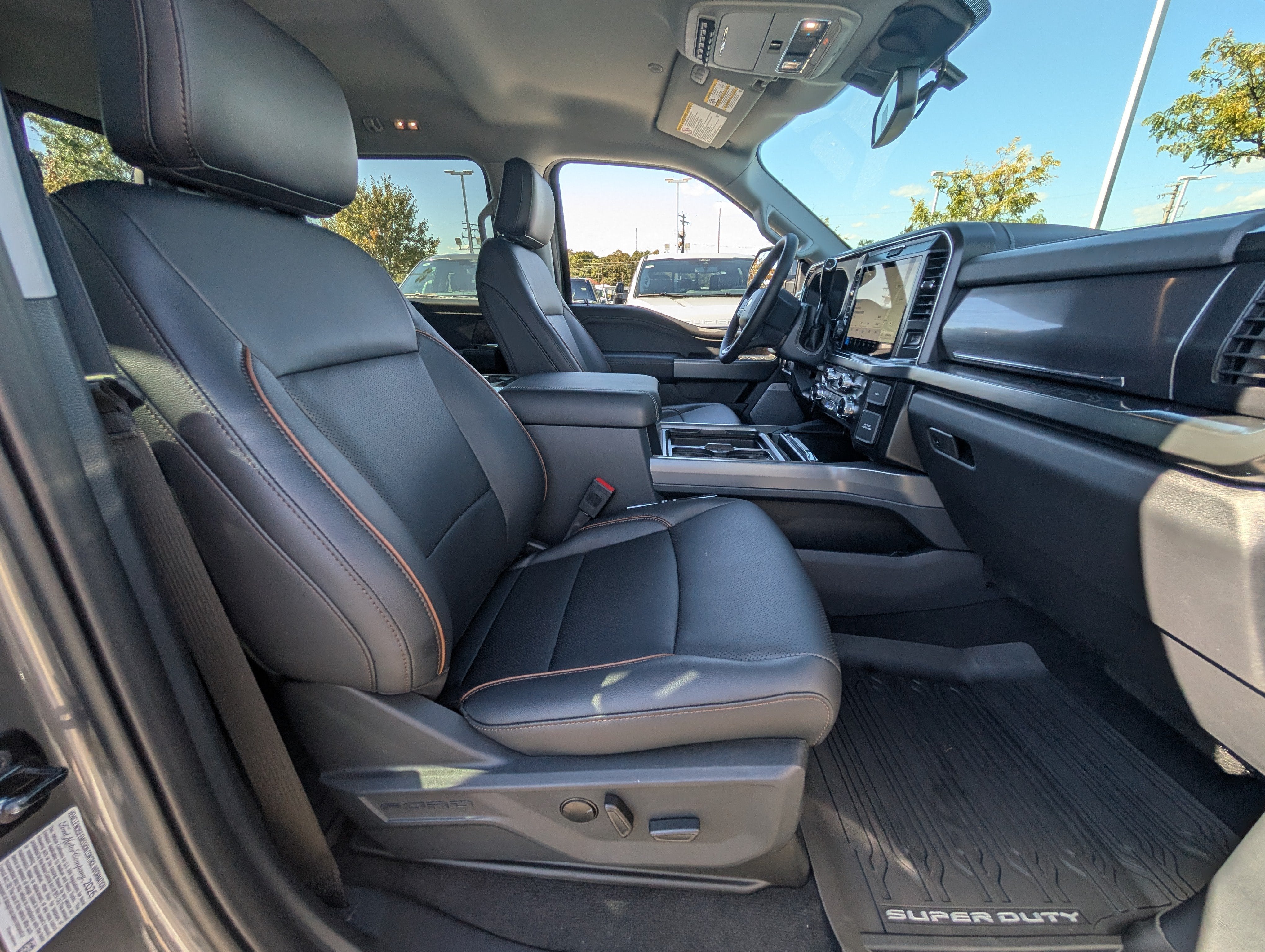 2027 Ford Super Duty F-350 SRW LARIAT