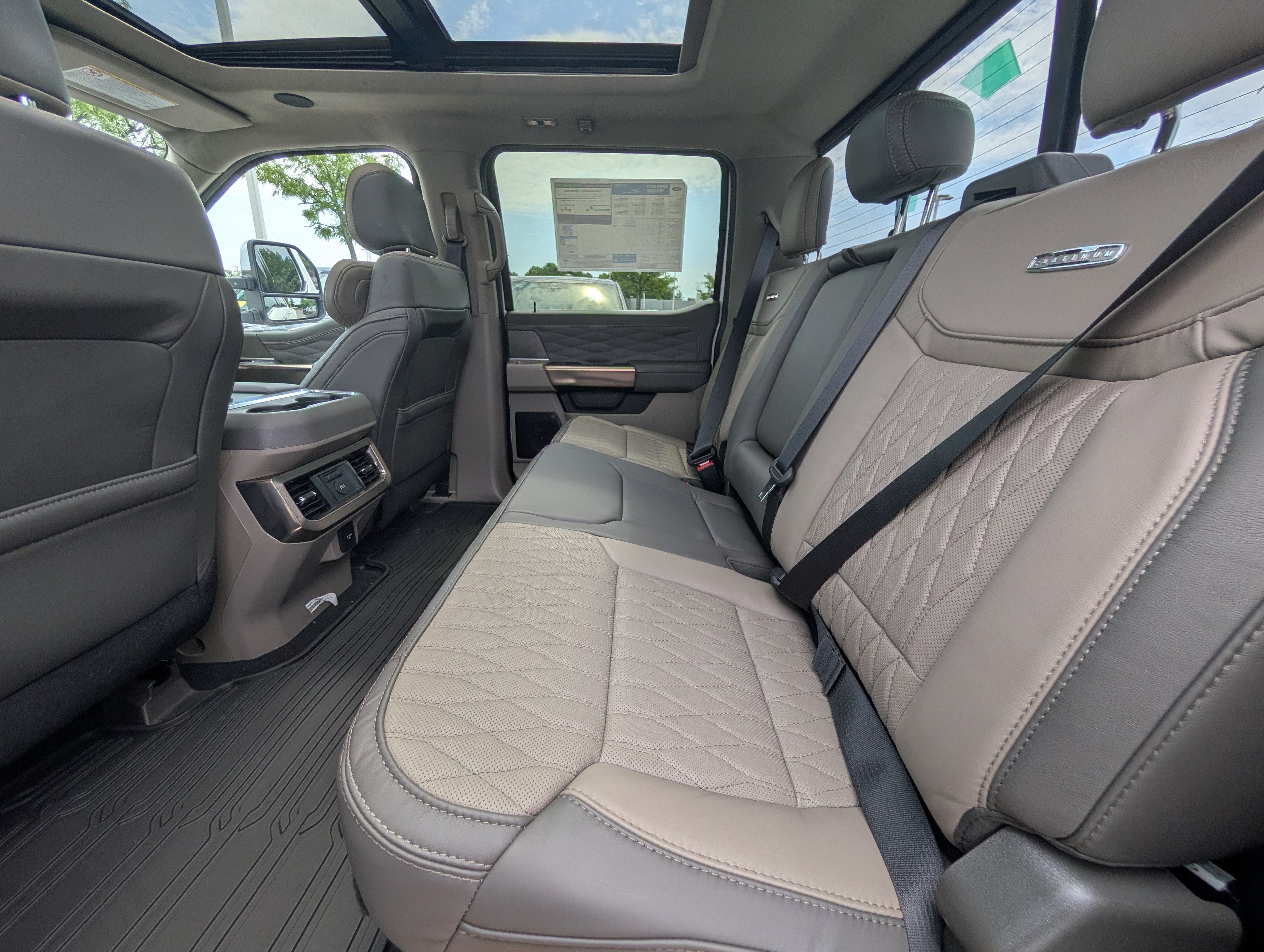 2026 Ford Super Duty F-350 DRW Platinum