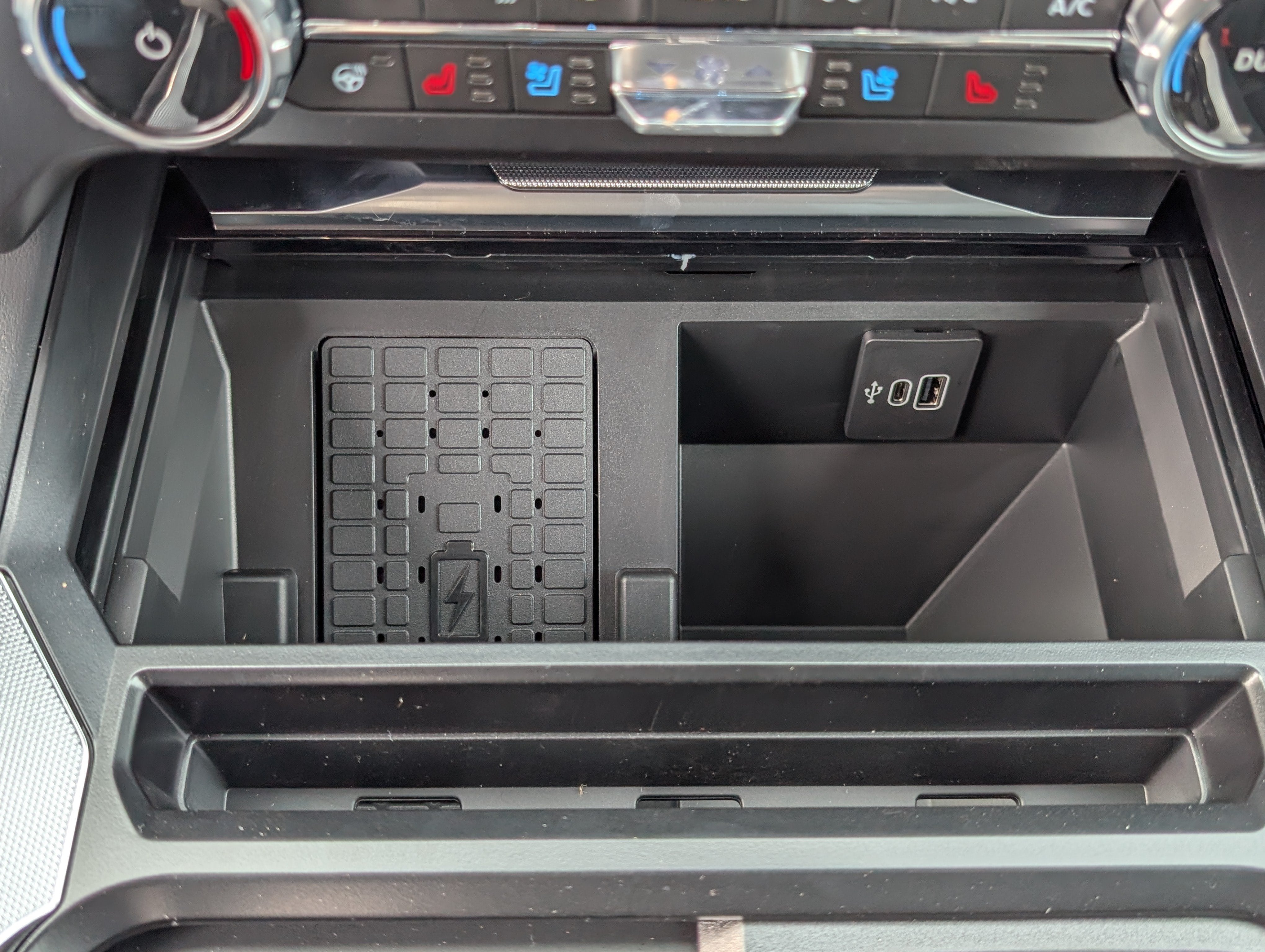 2027 Ford Super Duty F-350 DRW Platinum
