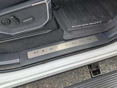2027 Ford Super Duty F-350 DRW Platinum