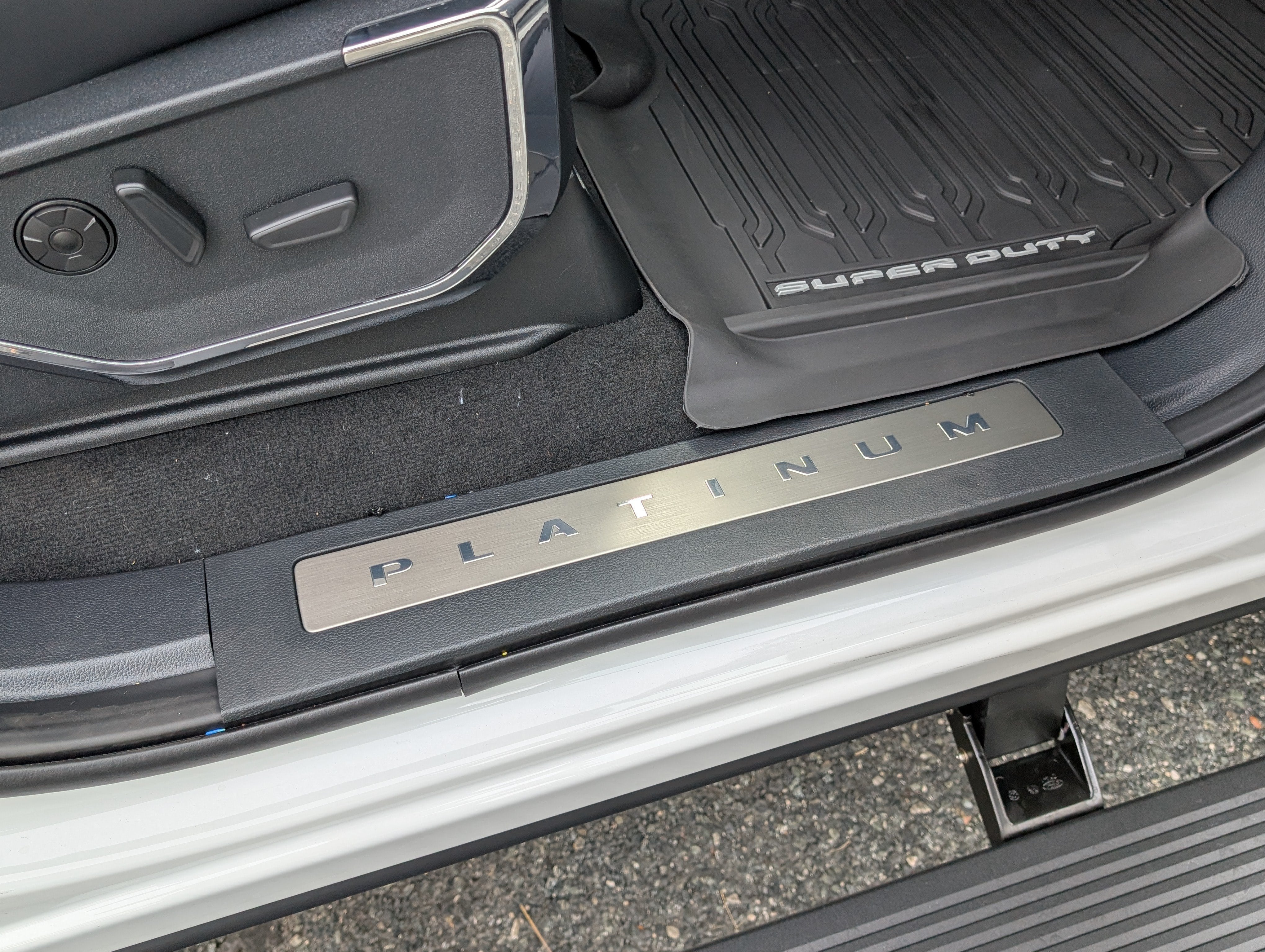 2027 Ford Super Duty F-350 DRW Platinum