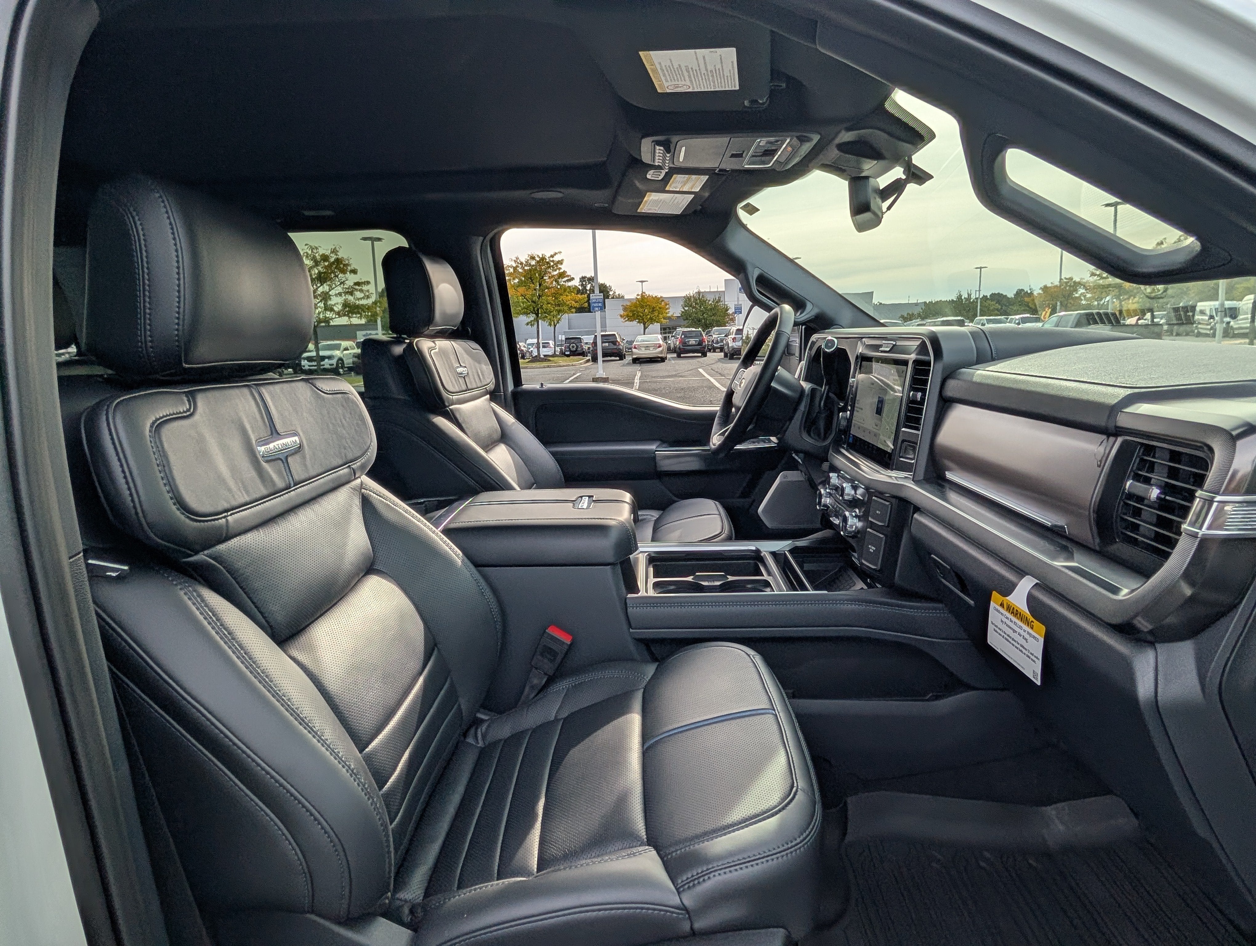 2027 Ford Super Duty F-350 DRW Platinum