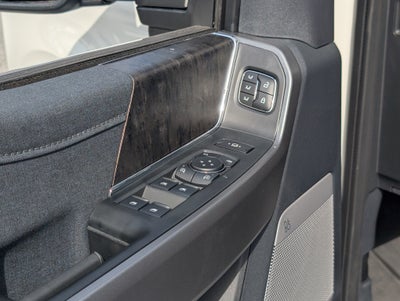 2027 Ford Super Duty F-350 DRW LARIAT