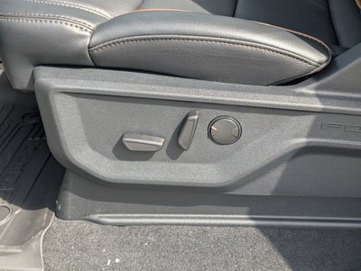 2027 Ford Super Duty F-350 DRW LARIAT